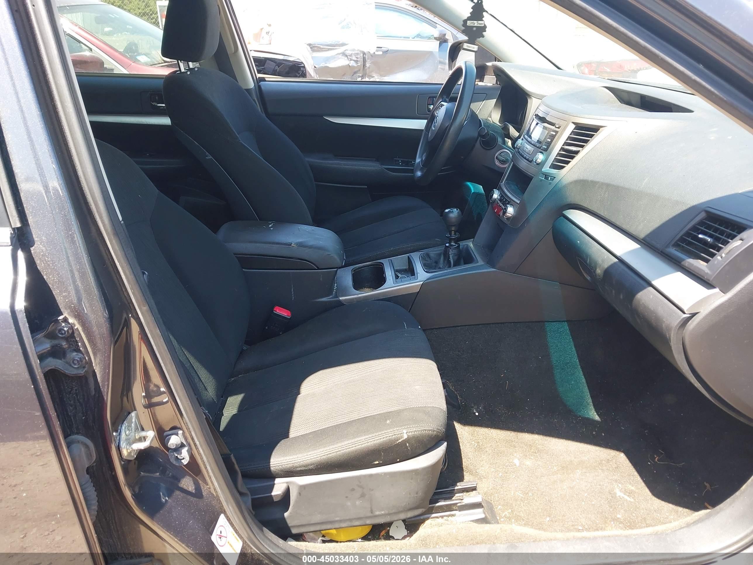 SUBARU OUTBACK image 5