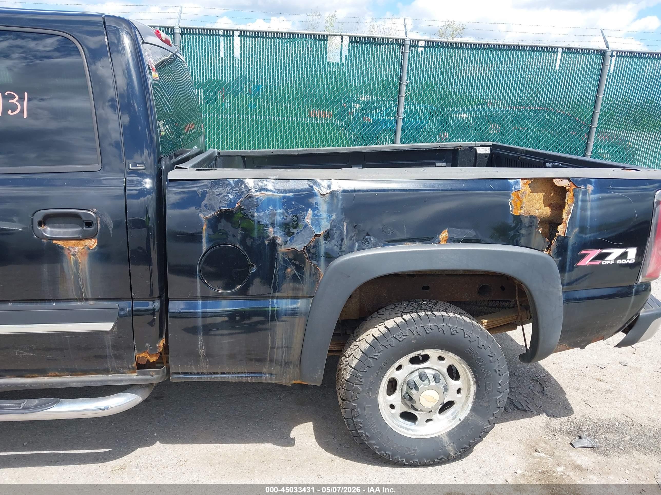 CHEVROLET SILVERADO image 6