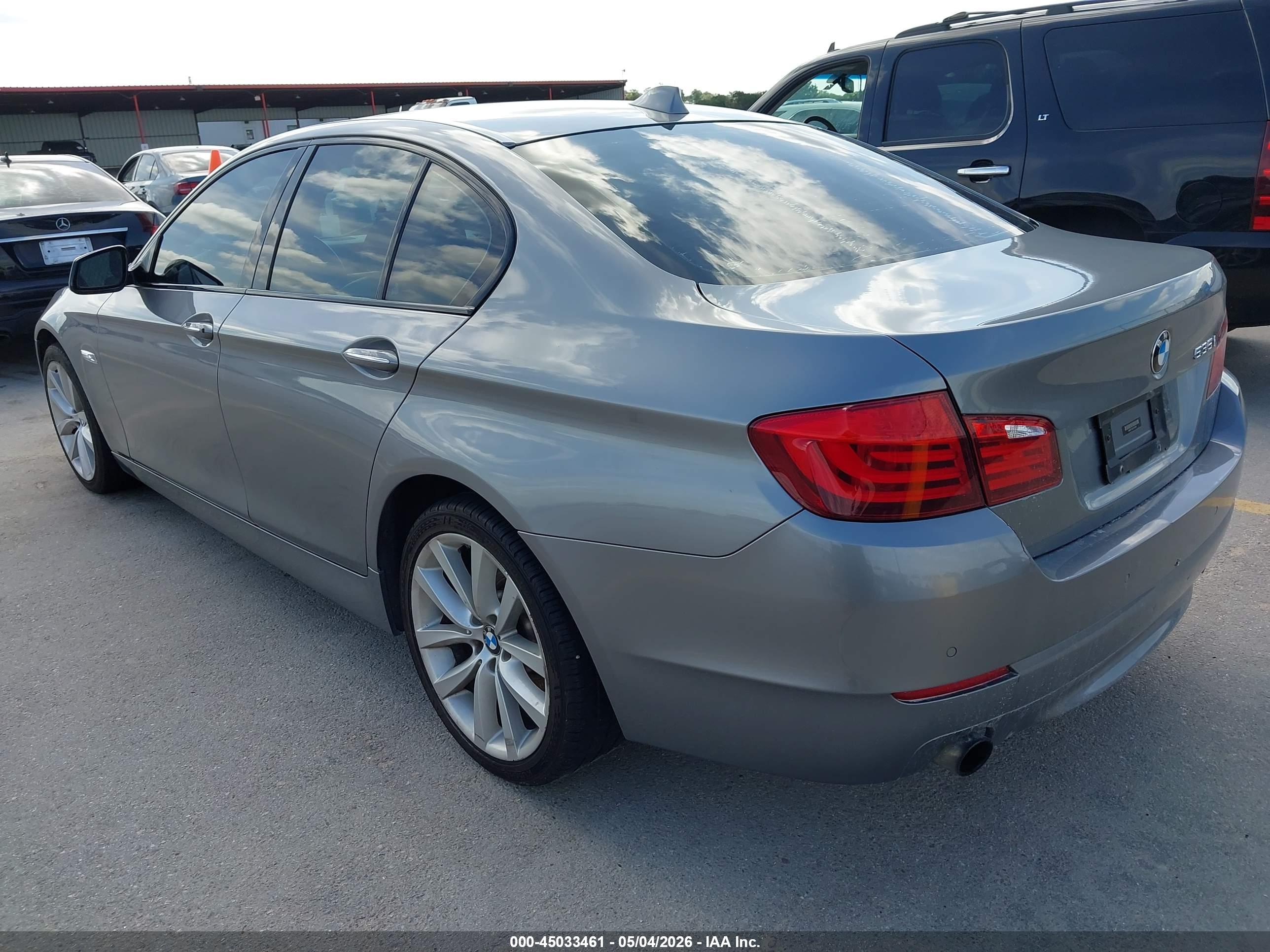 BMW 535I image 3