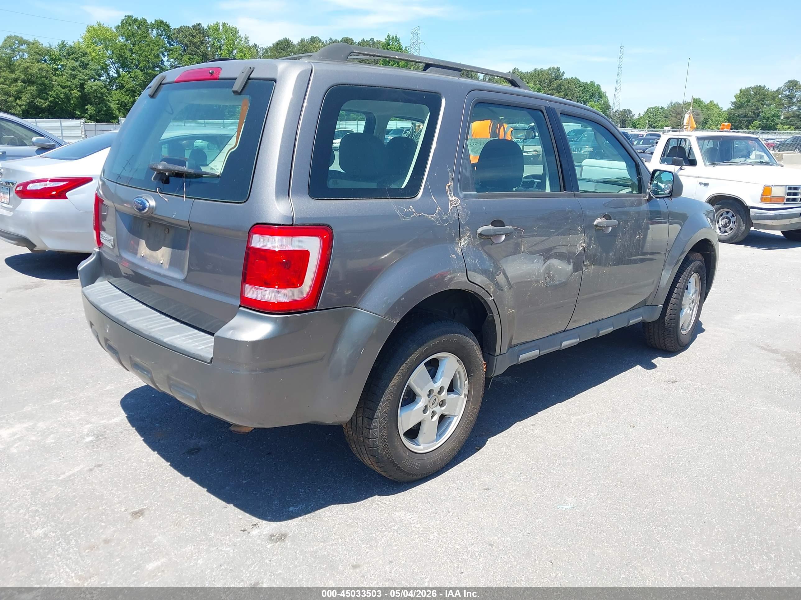 FORD ESCAPE image 4