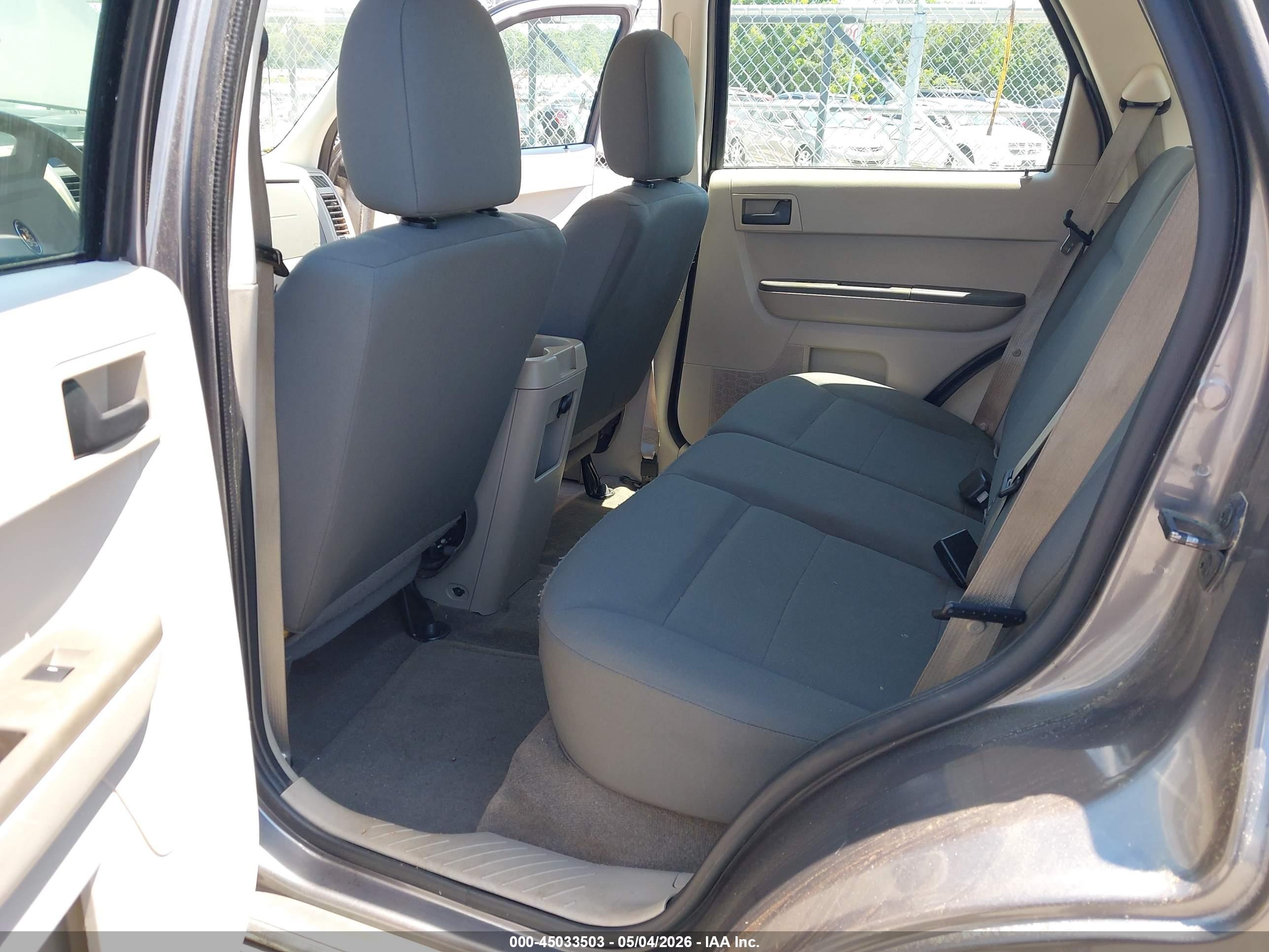 FORD ESCAPE image 8