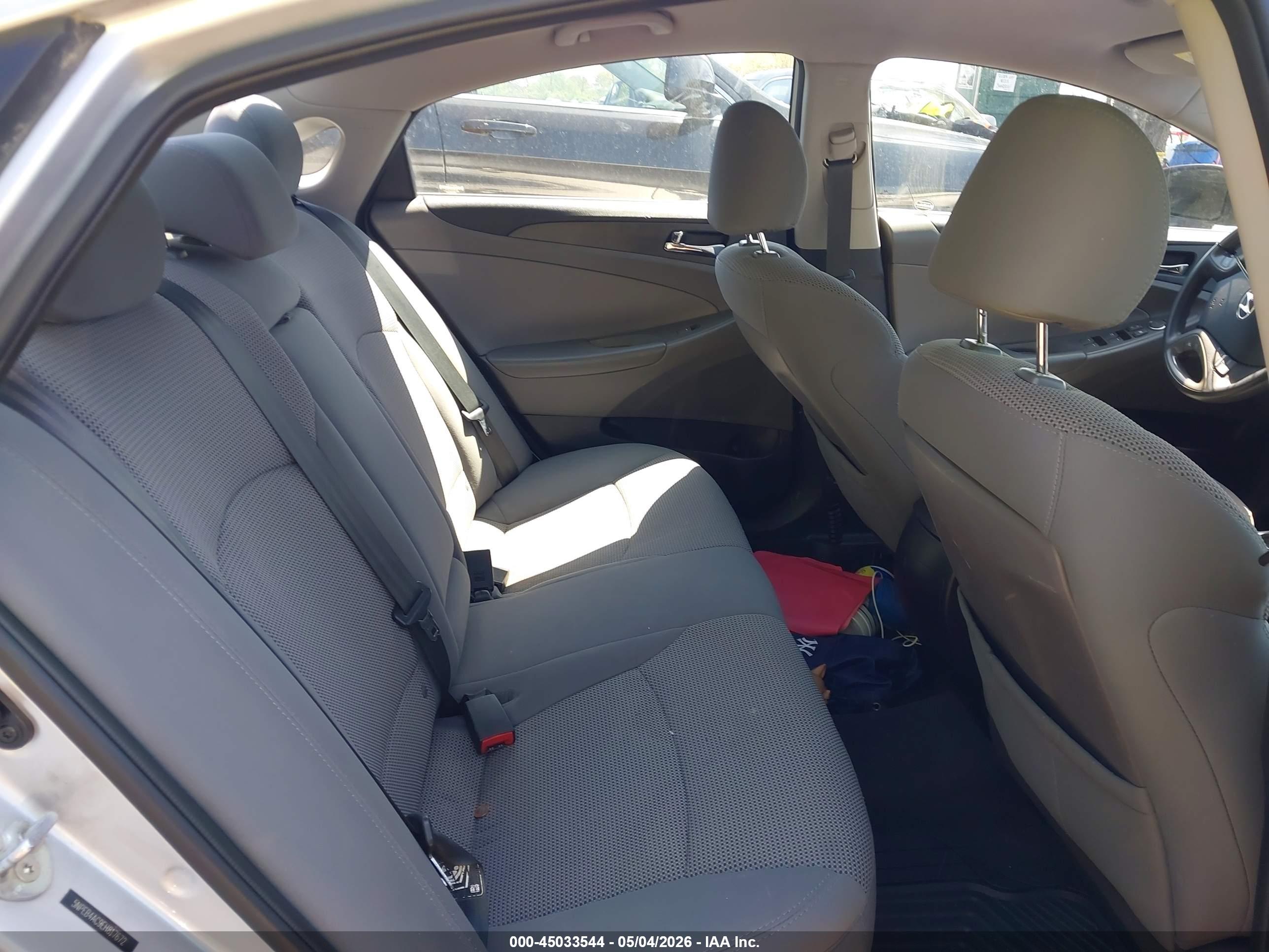 HYUNDAI SONATA image 8