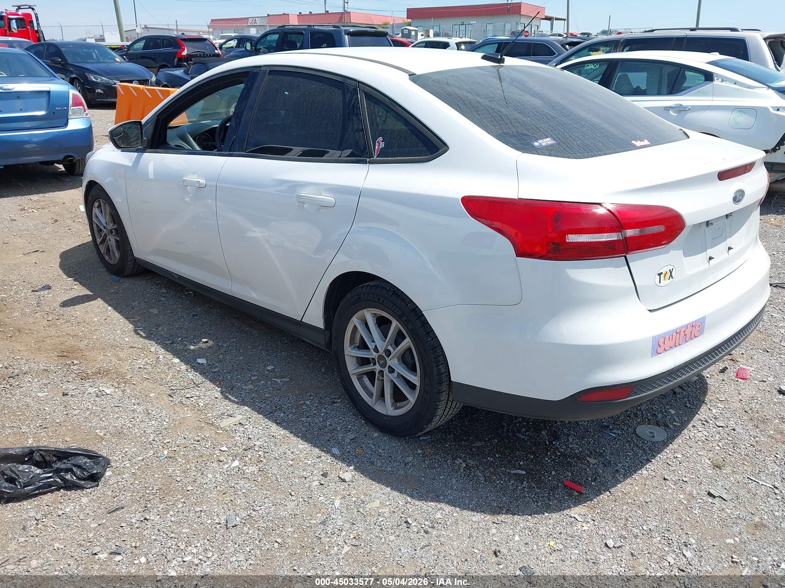 FORD FOCUS image 3