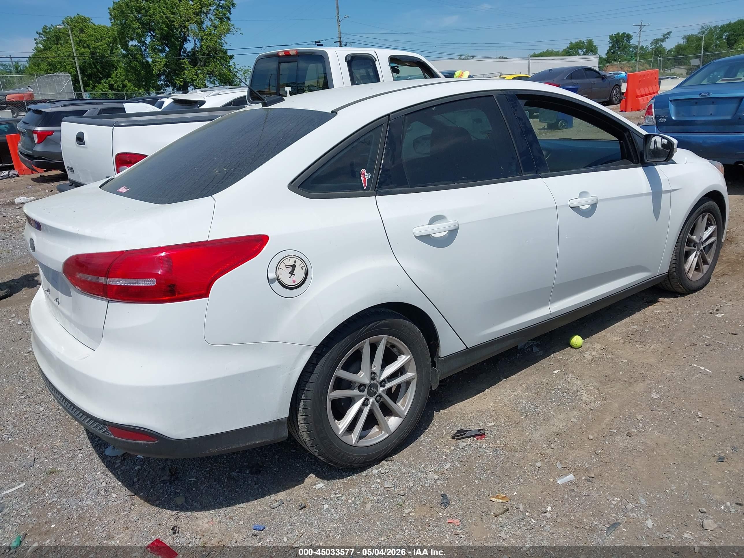FORD FOCUS image 4