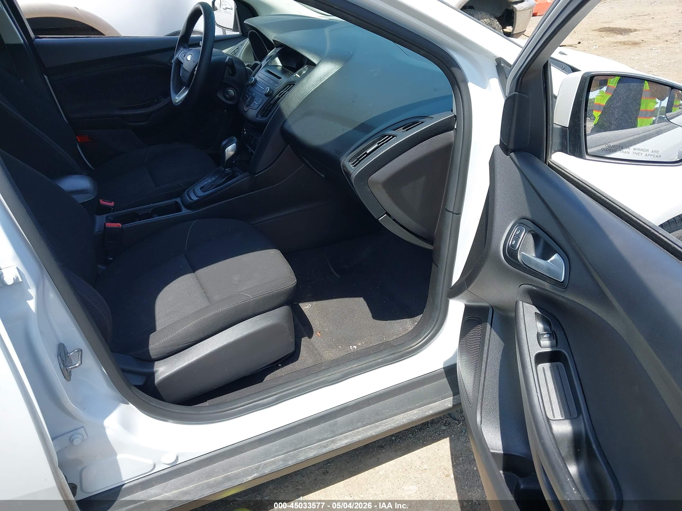 FORD FOCUS image 5
