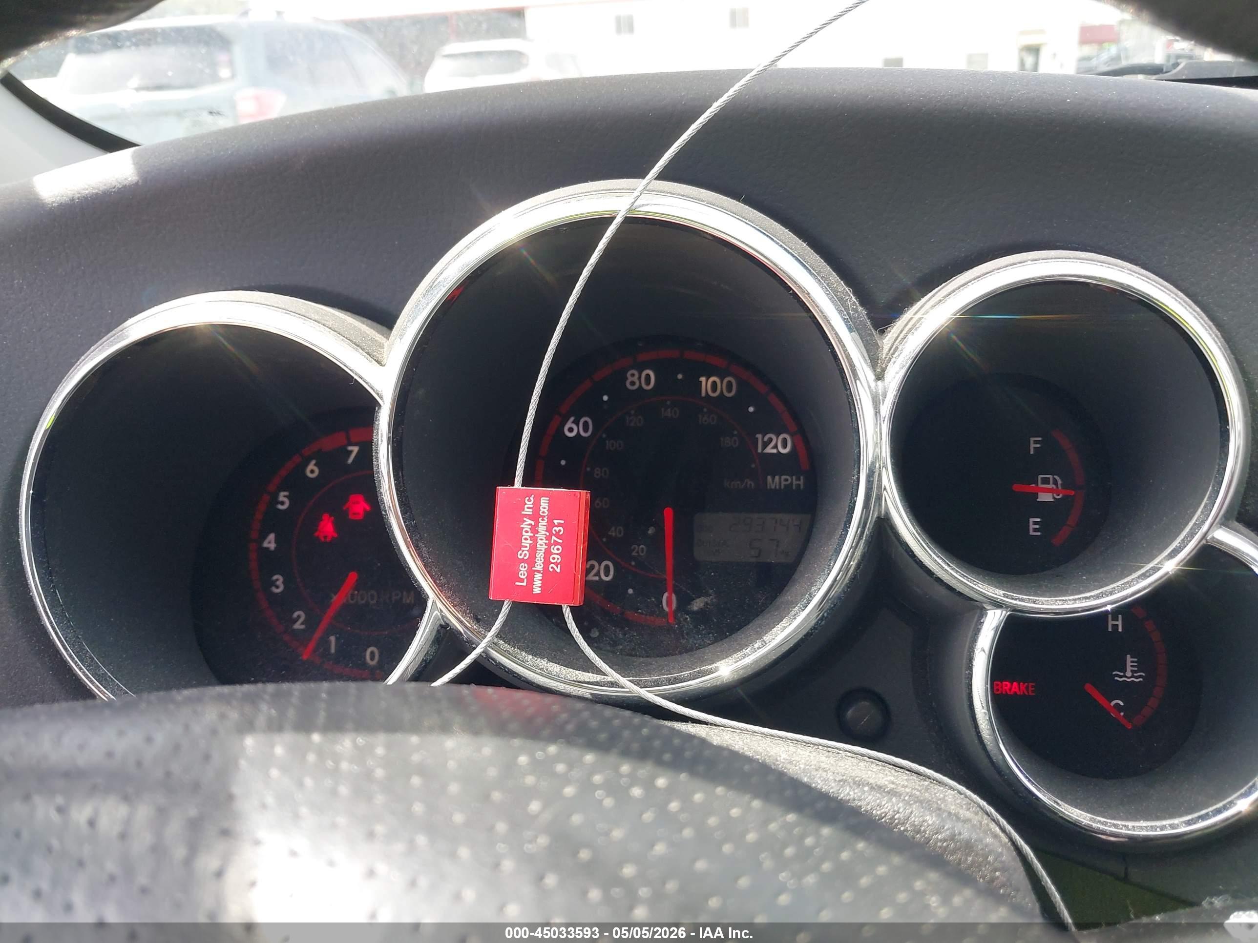 PONTIAC VIBE image 7