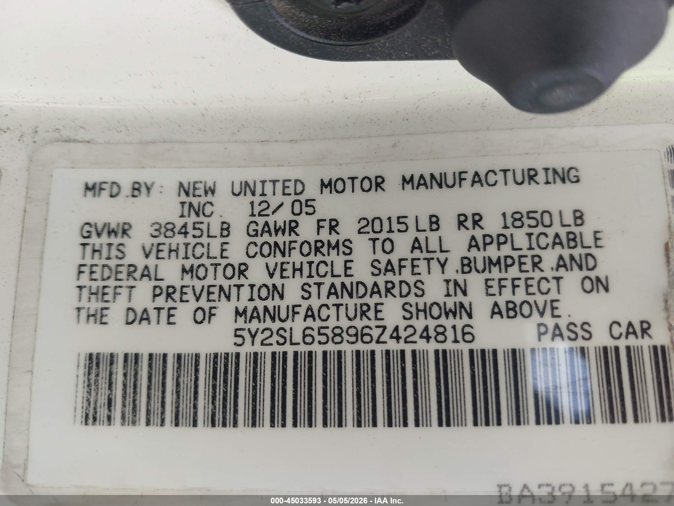 PONTIAC VIBE image 9