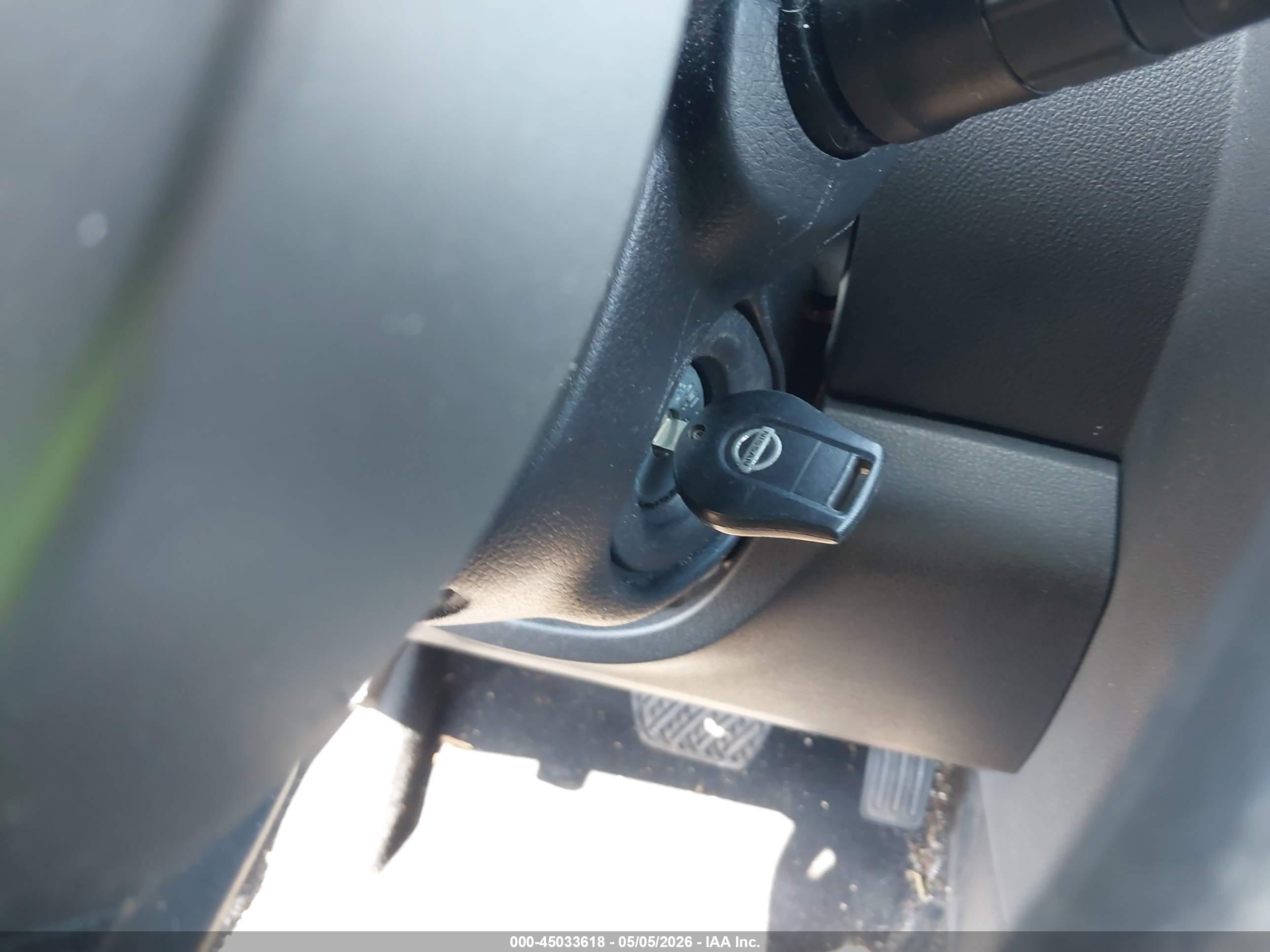 NISSAN ROGUE image 11