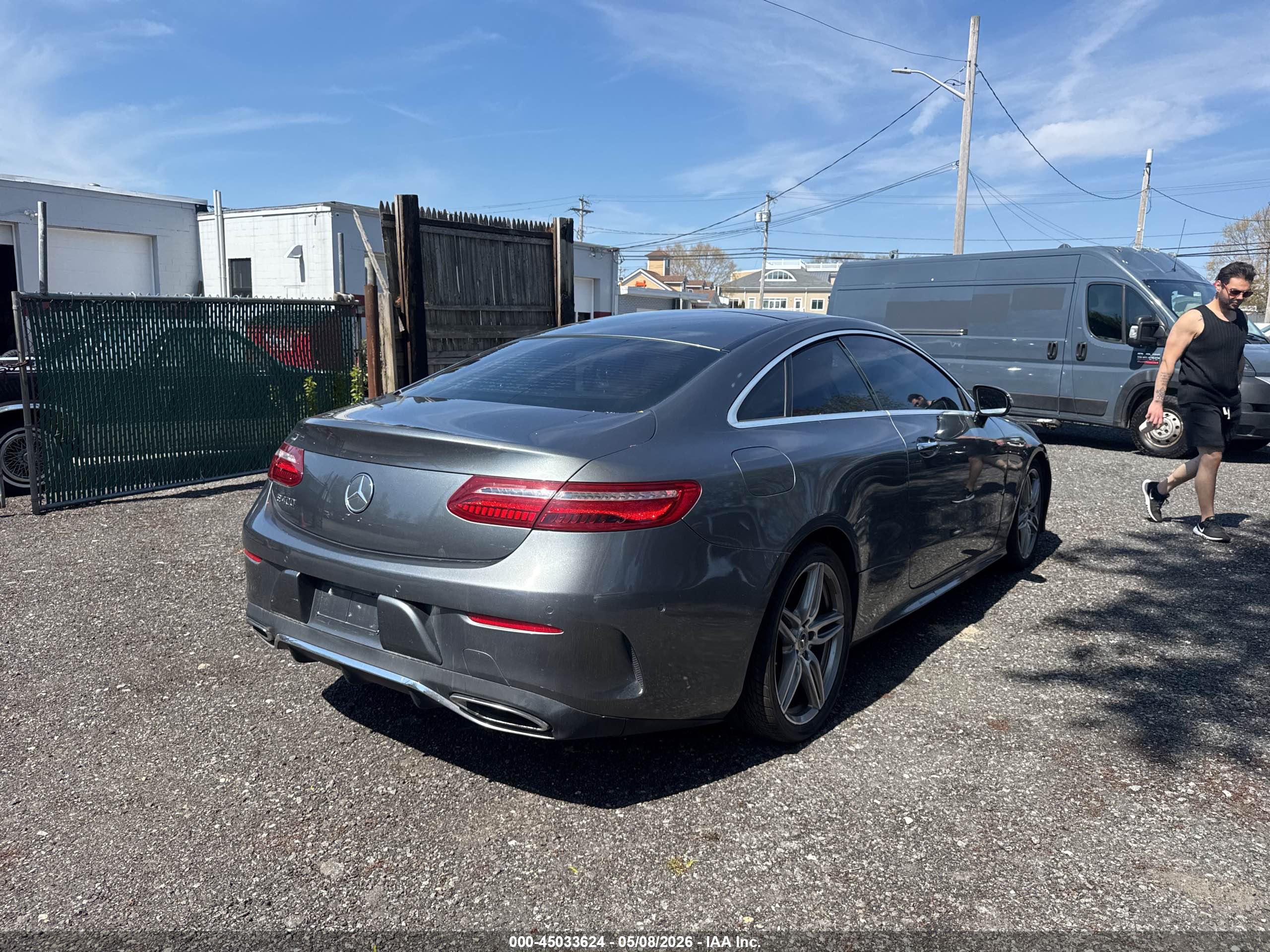 MERCEDES-BENZ E image 4