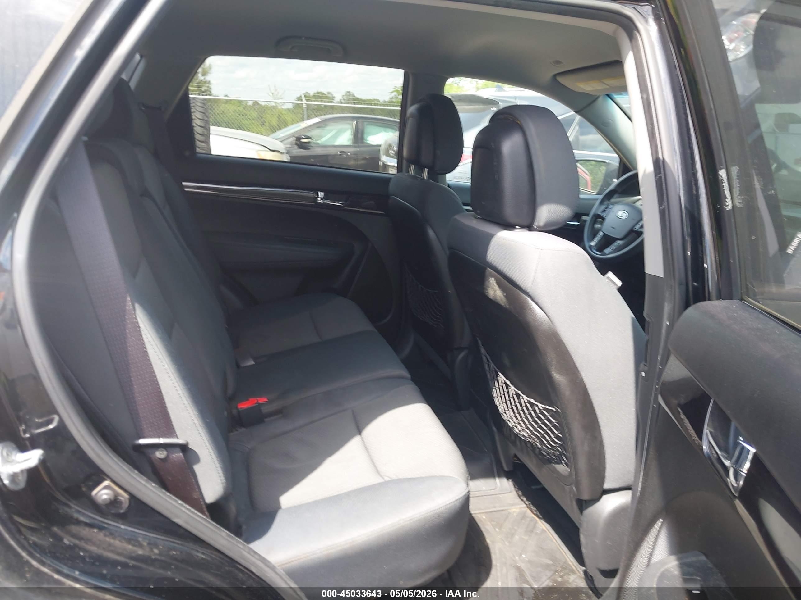 KIA SORENTO image 8