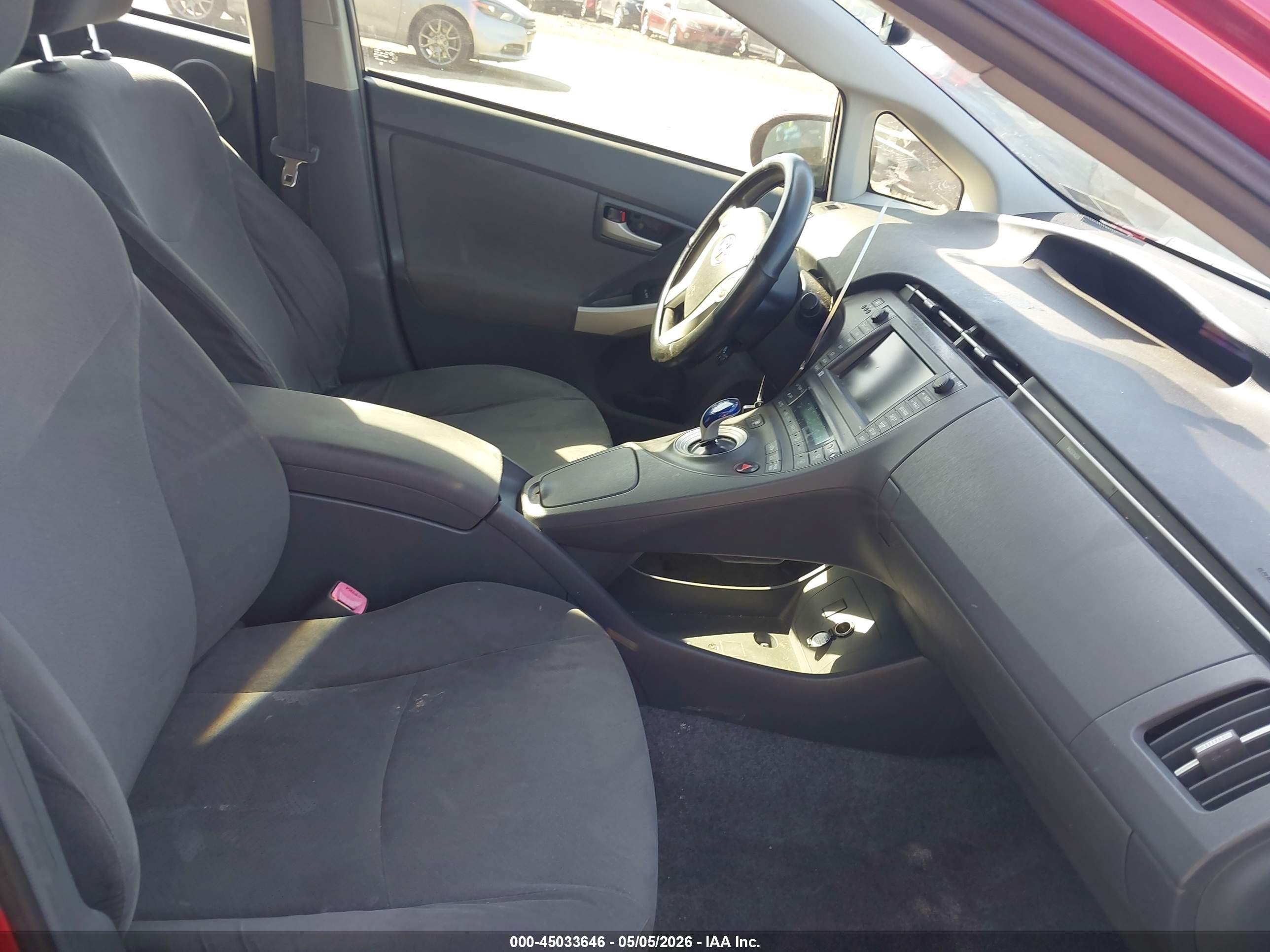 TOYOTA PRIUS image 5