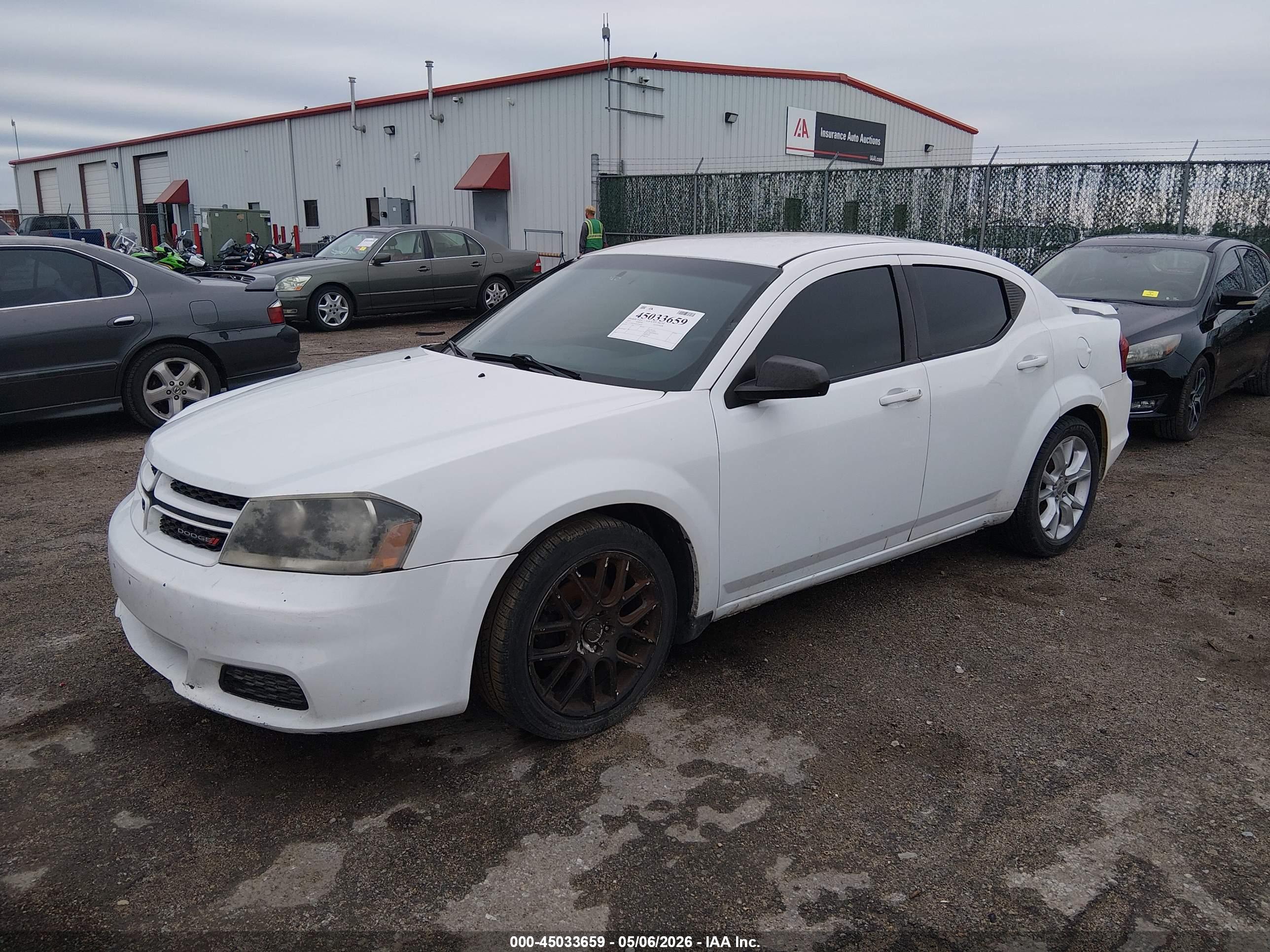 DODGE AVENGER image 2