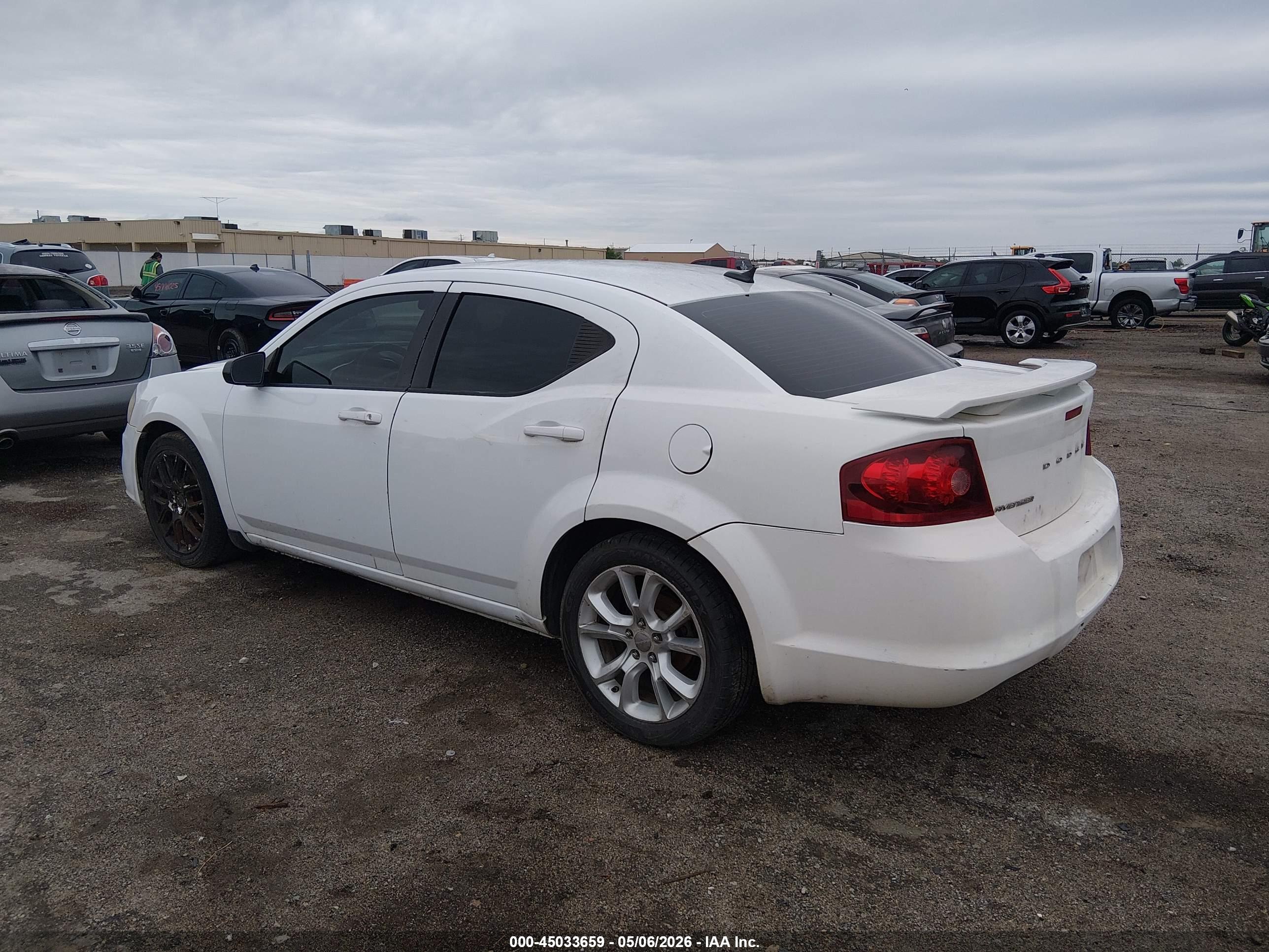 DODGE AVENGER image 3