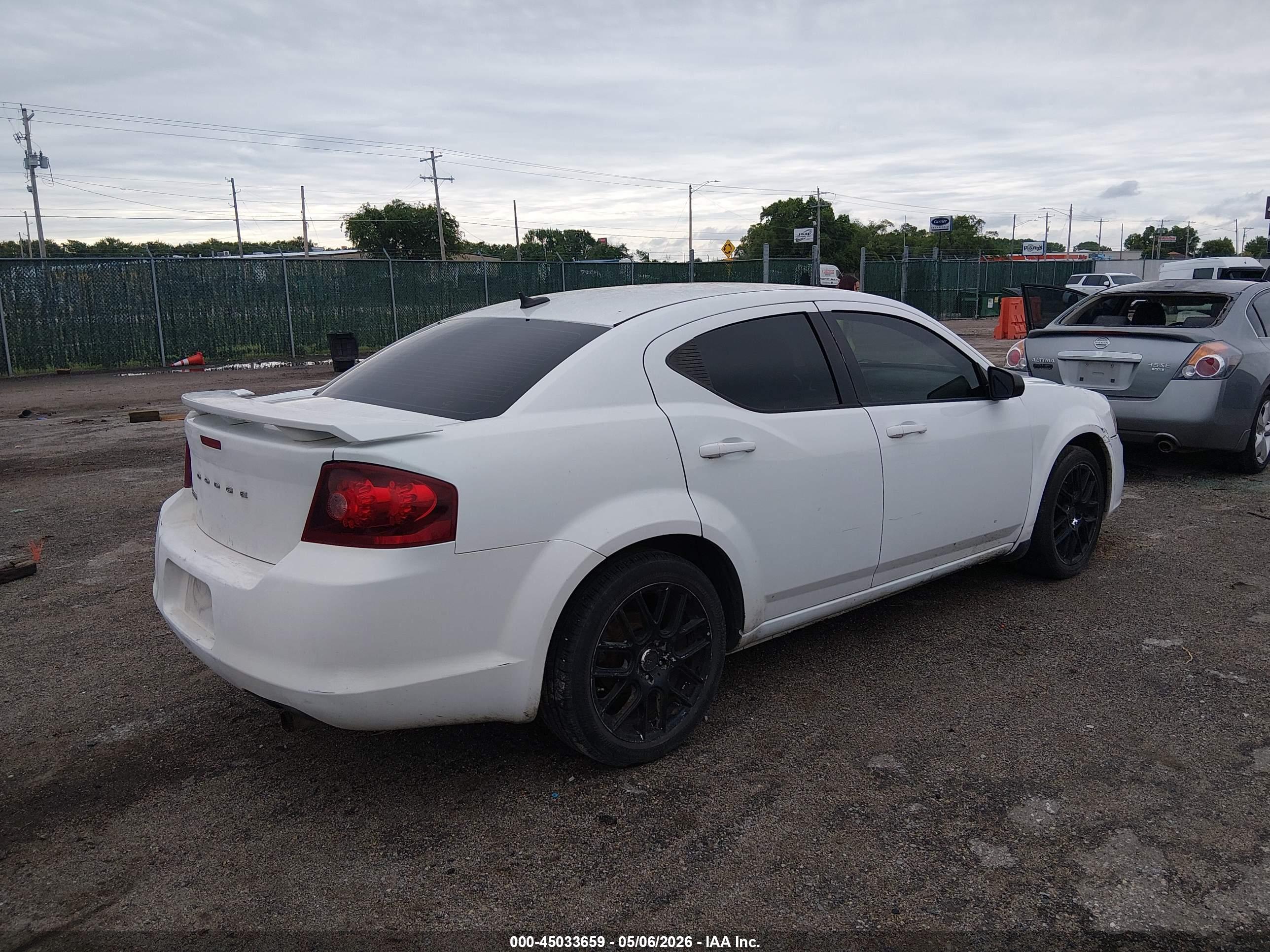 DODGE AVENGER image 4