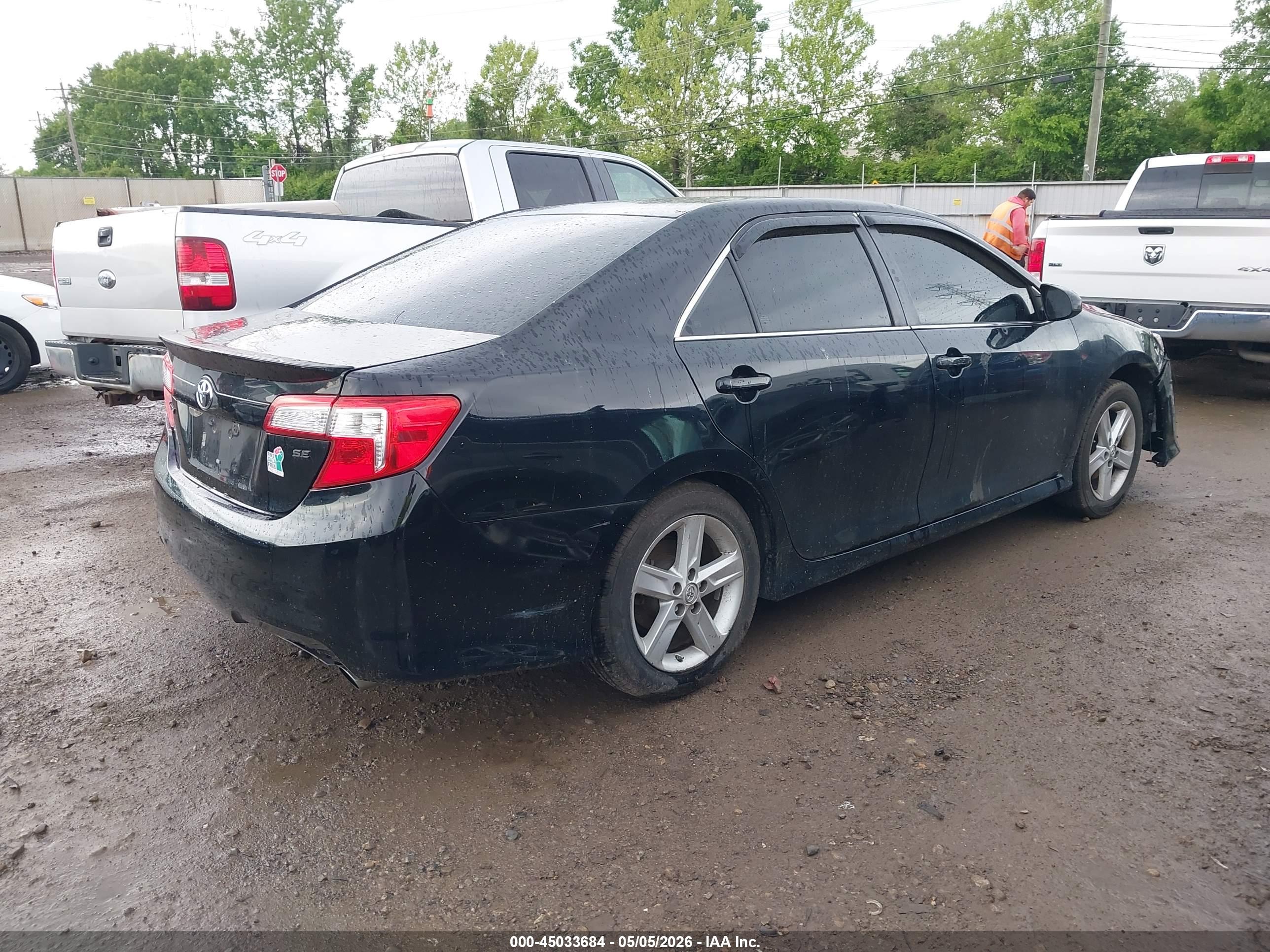 TOYOTA CAMRY image 4