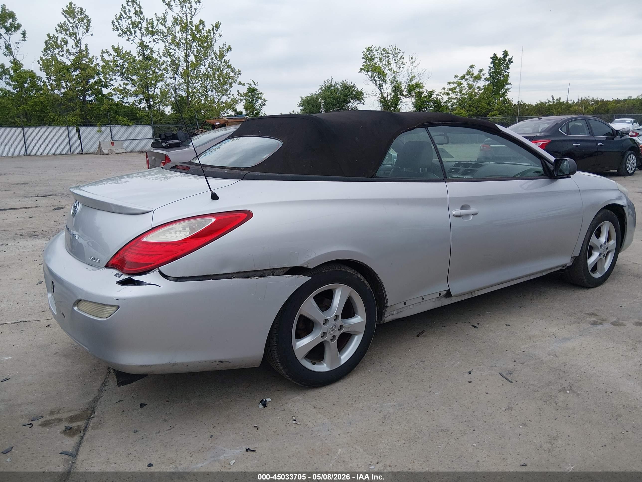 TOYOTA CAMRY image 6