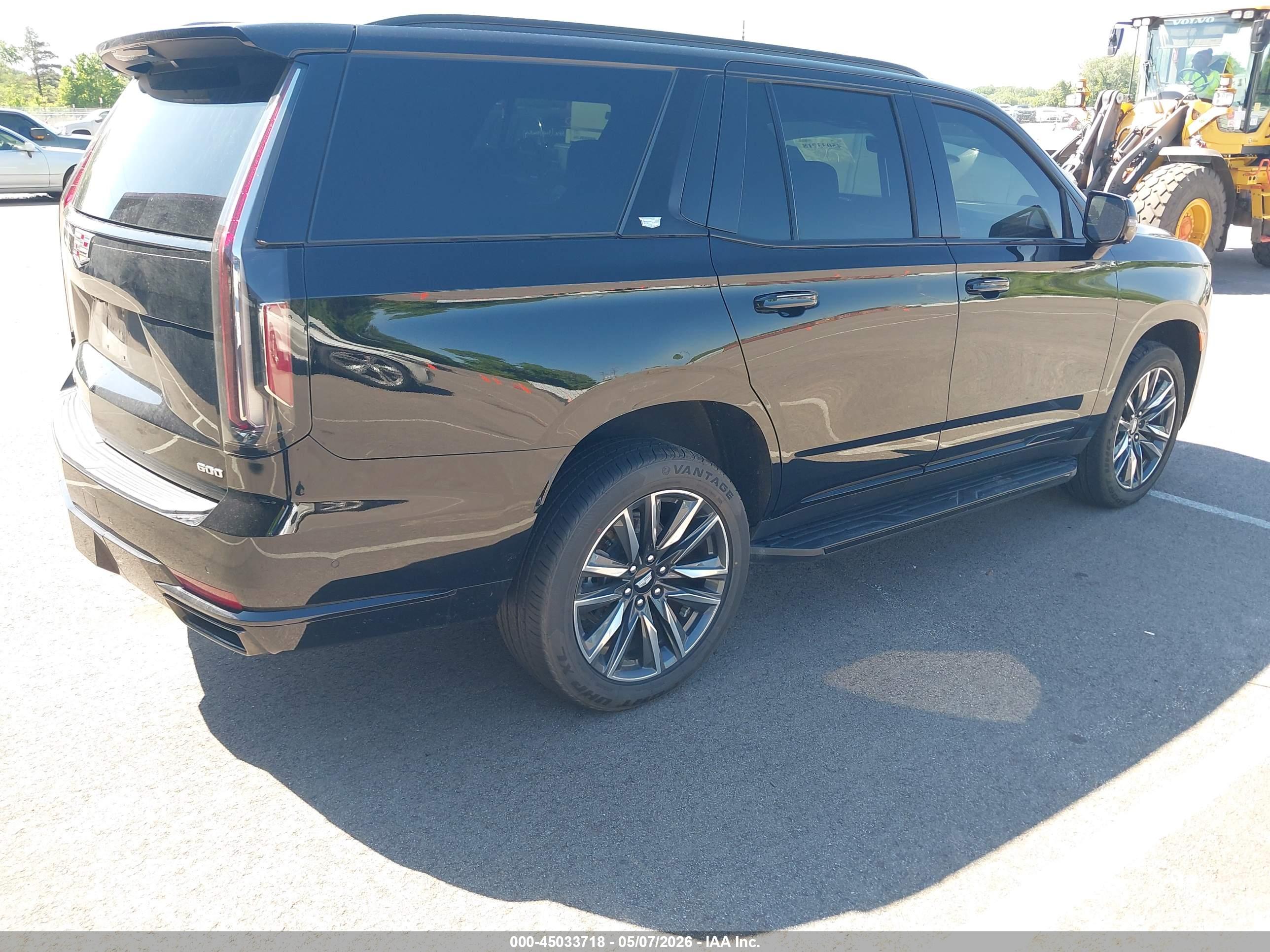 CADILLAC ESCALADE image 4