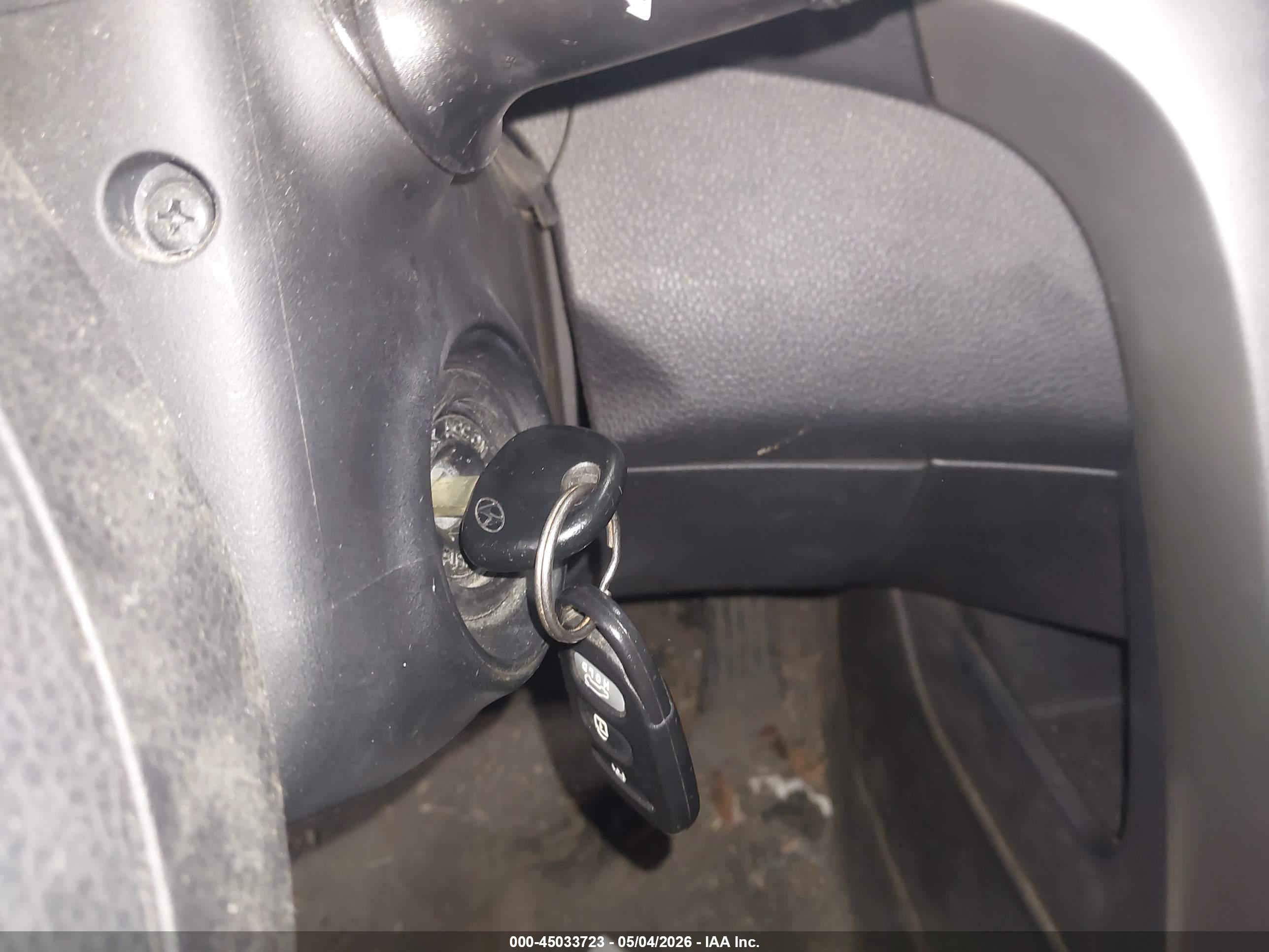 HYUNDAI ELANTRA image 11