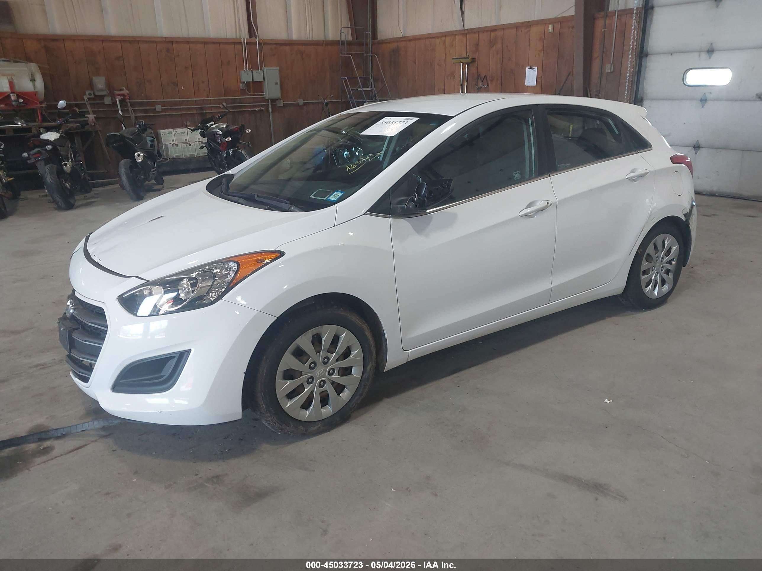 HYUNDAI ELANTRA image 2