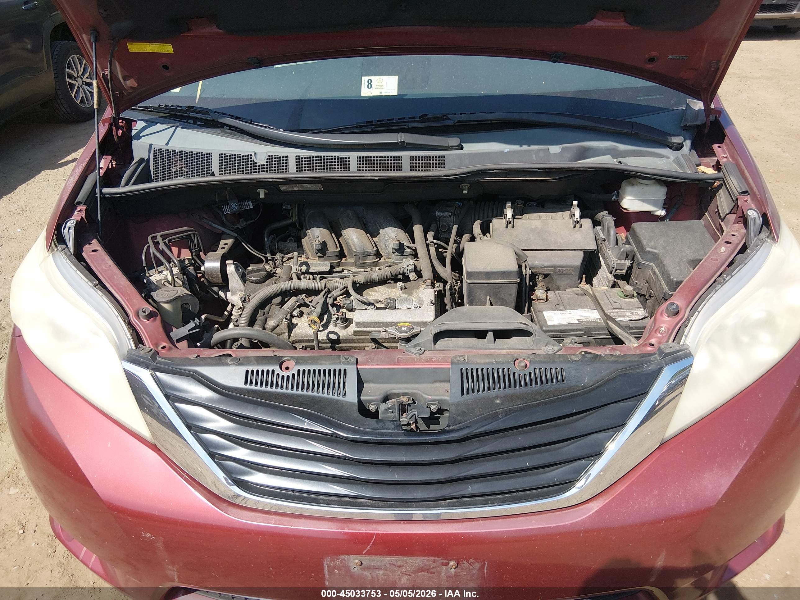 TOYOTA SIENNA image 10