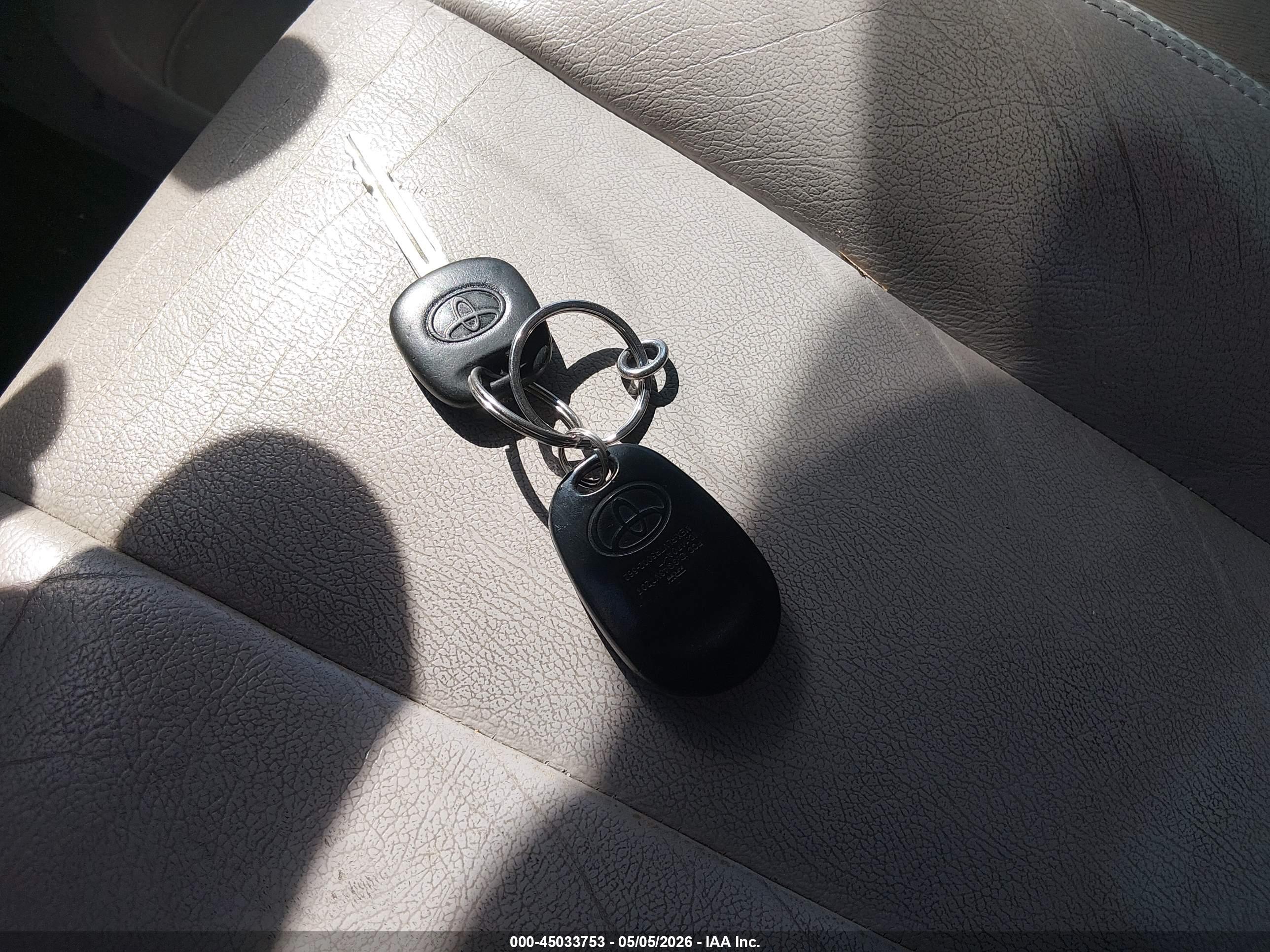 TOYOTA SIENNA image 11