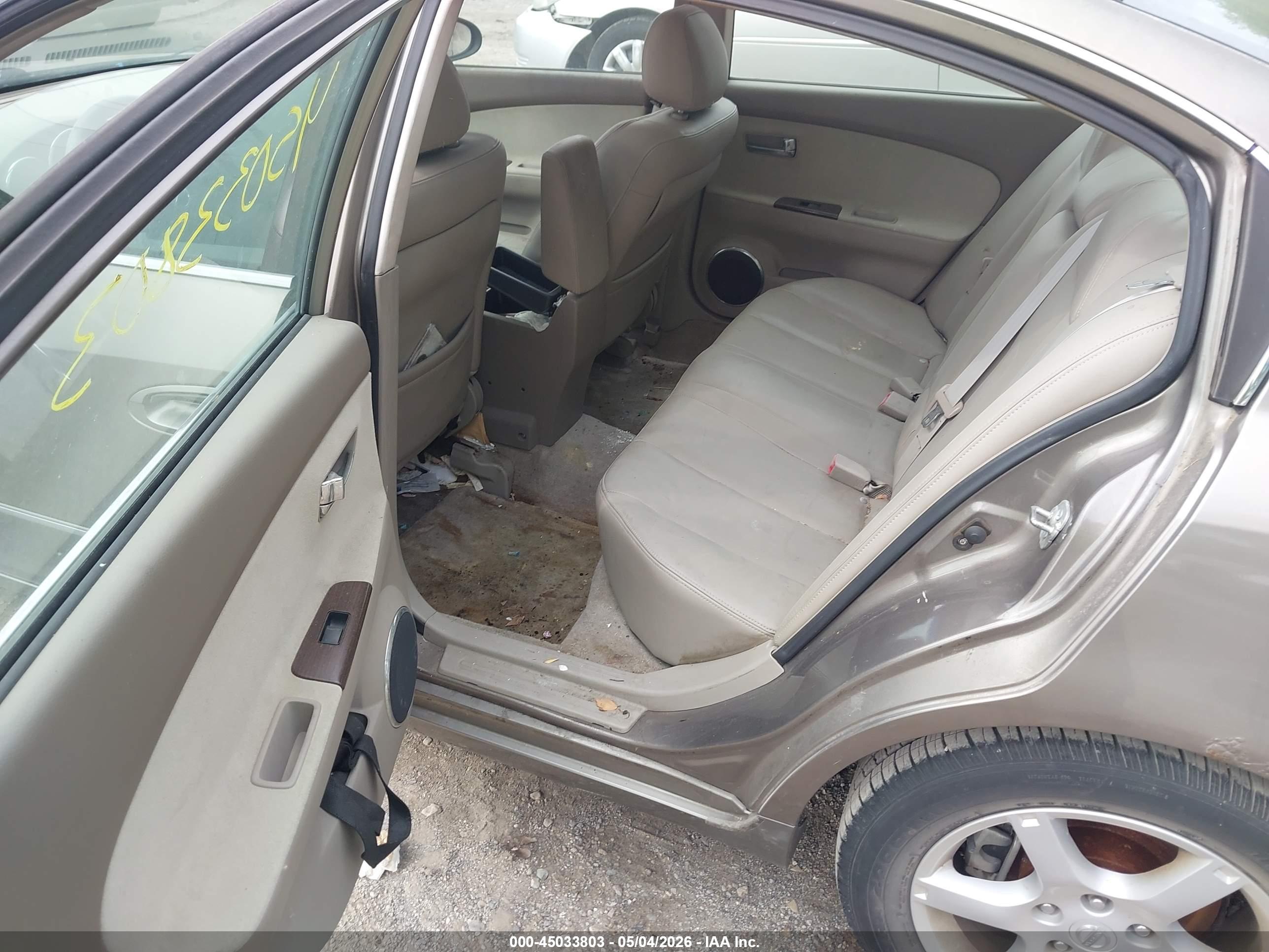 NISSAN ALTIMA image 8