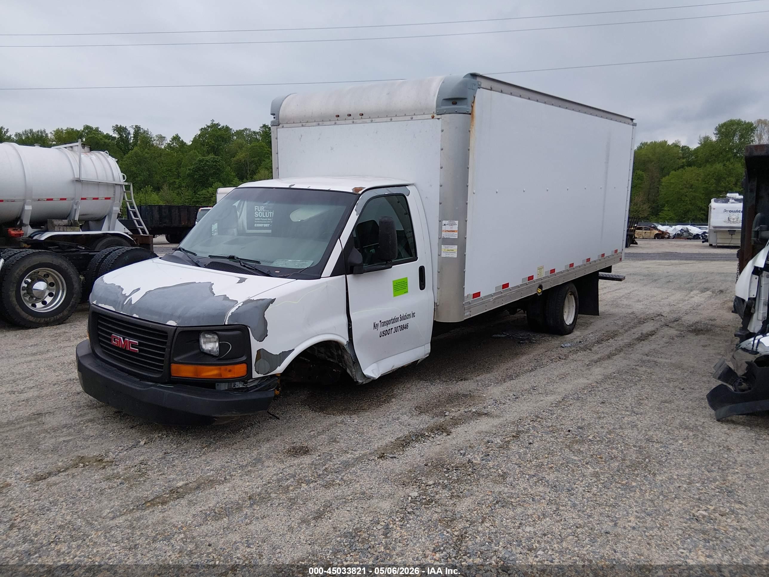 GMC SAVANA image 2