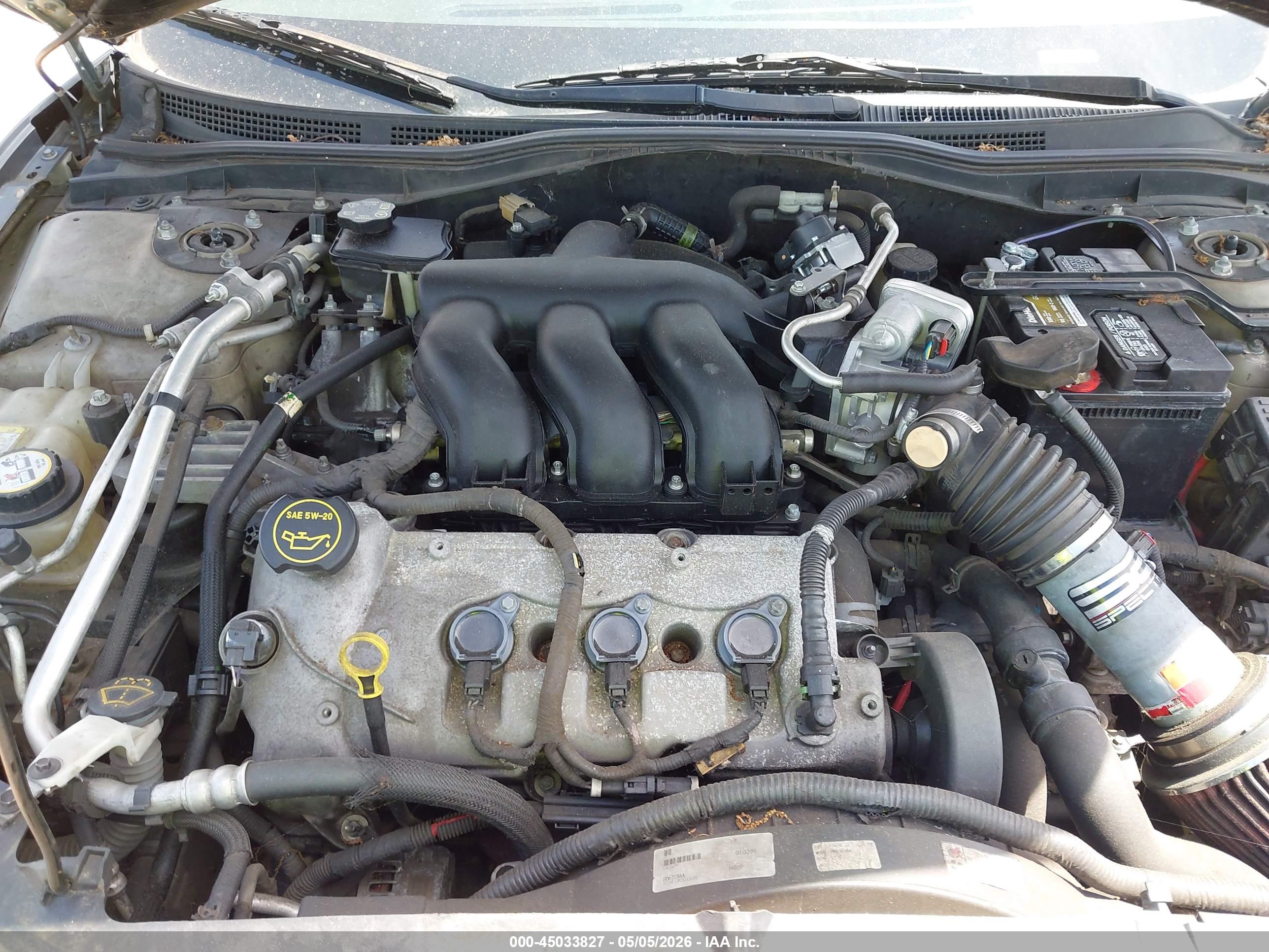 FORD FUSION image 10