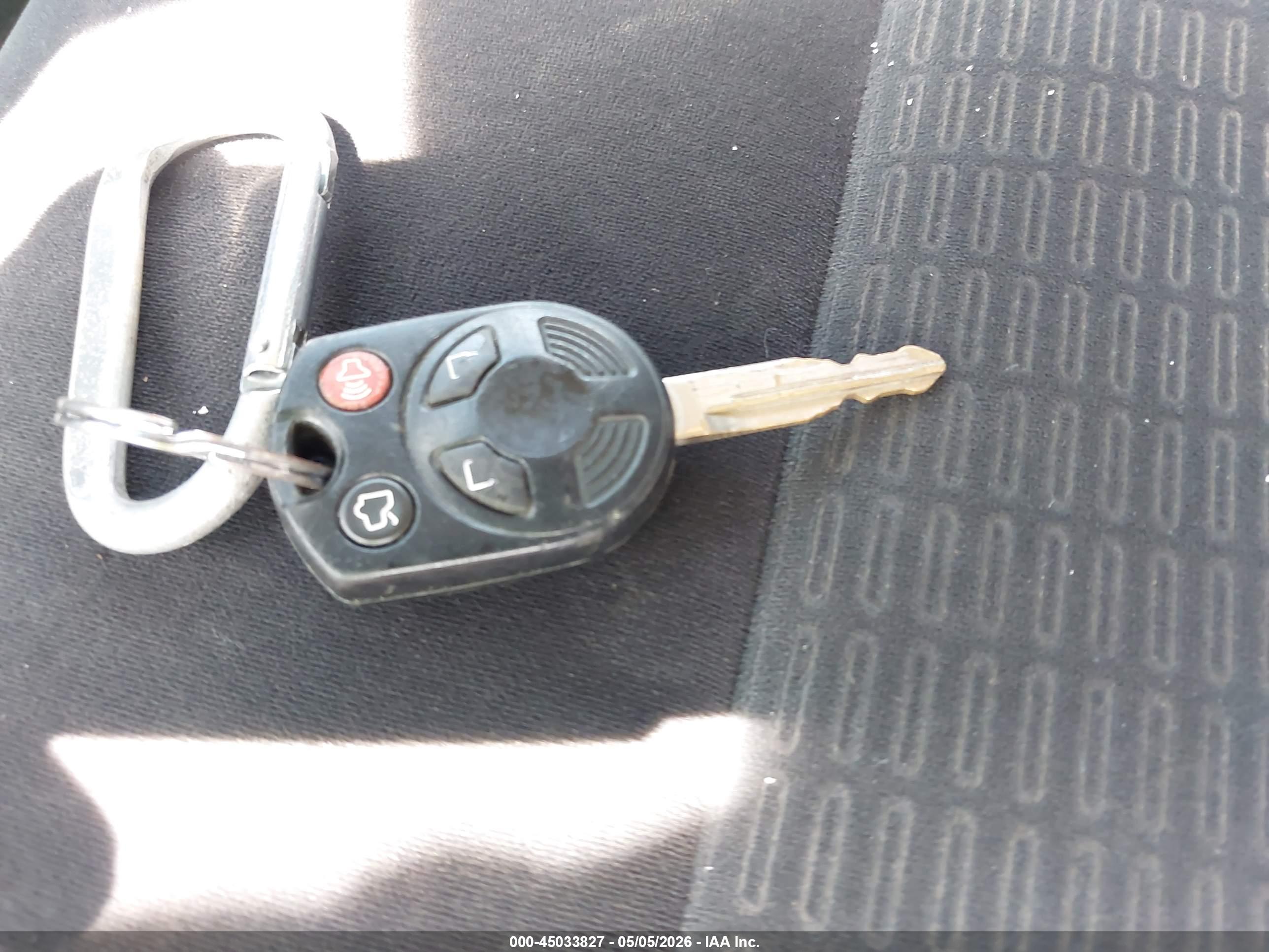 FORD FUSION image 11