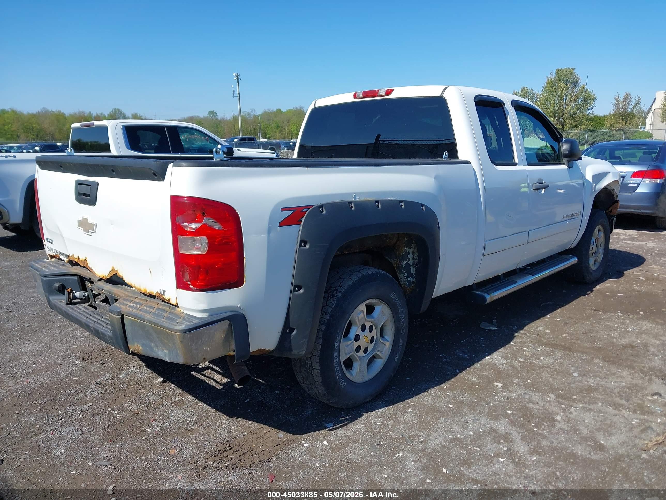 CHEVROLET SILVERADO image 4