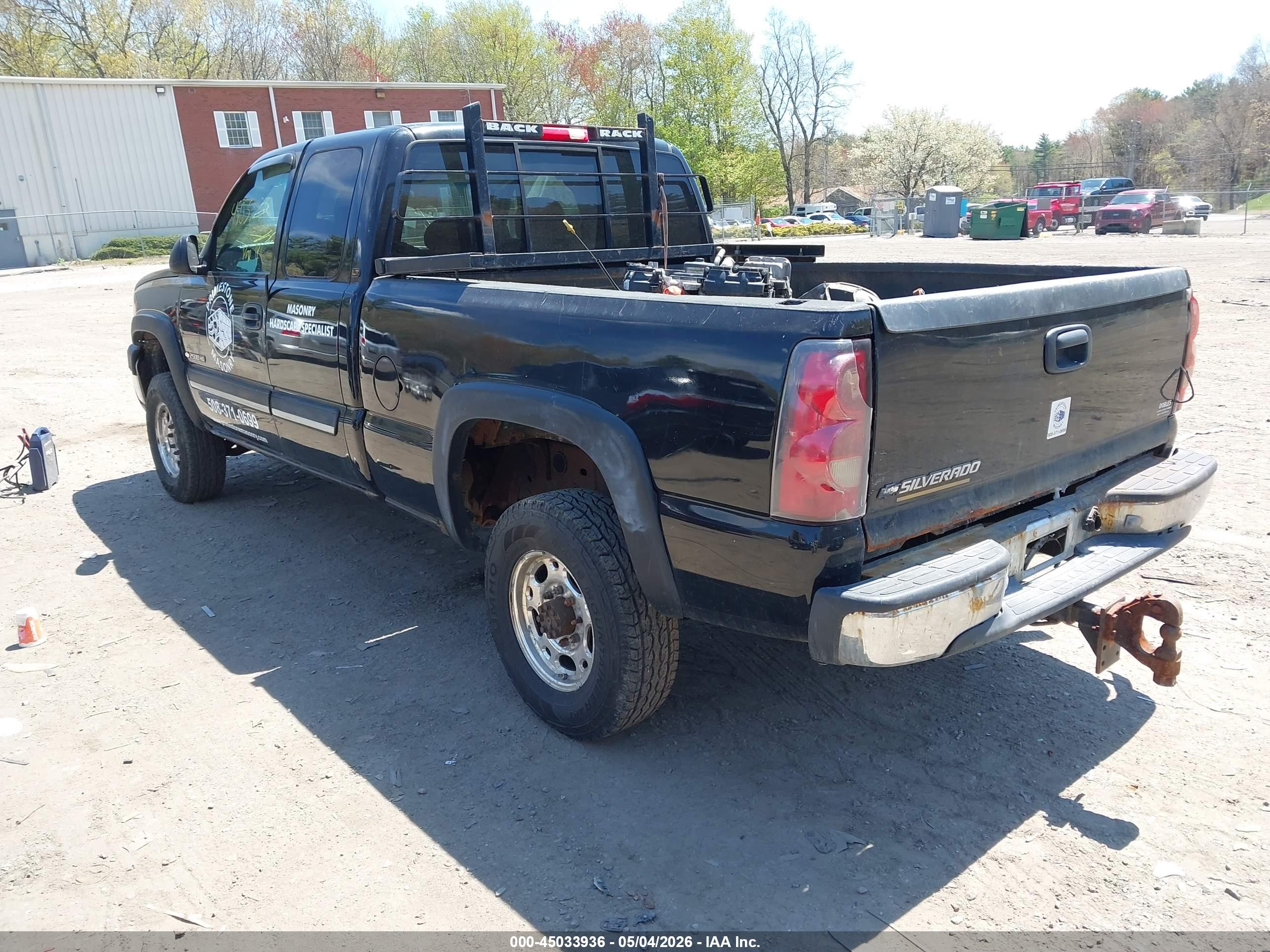 CHEVROLET SILVERADO image 3