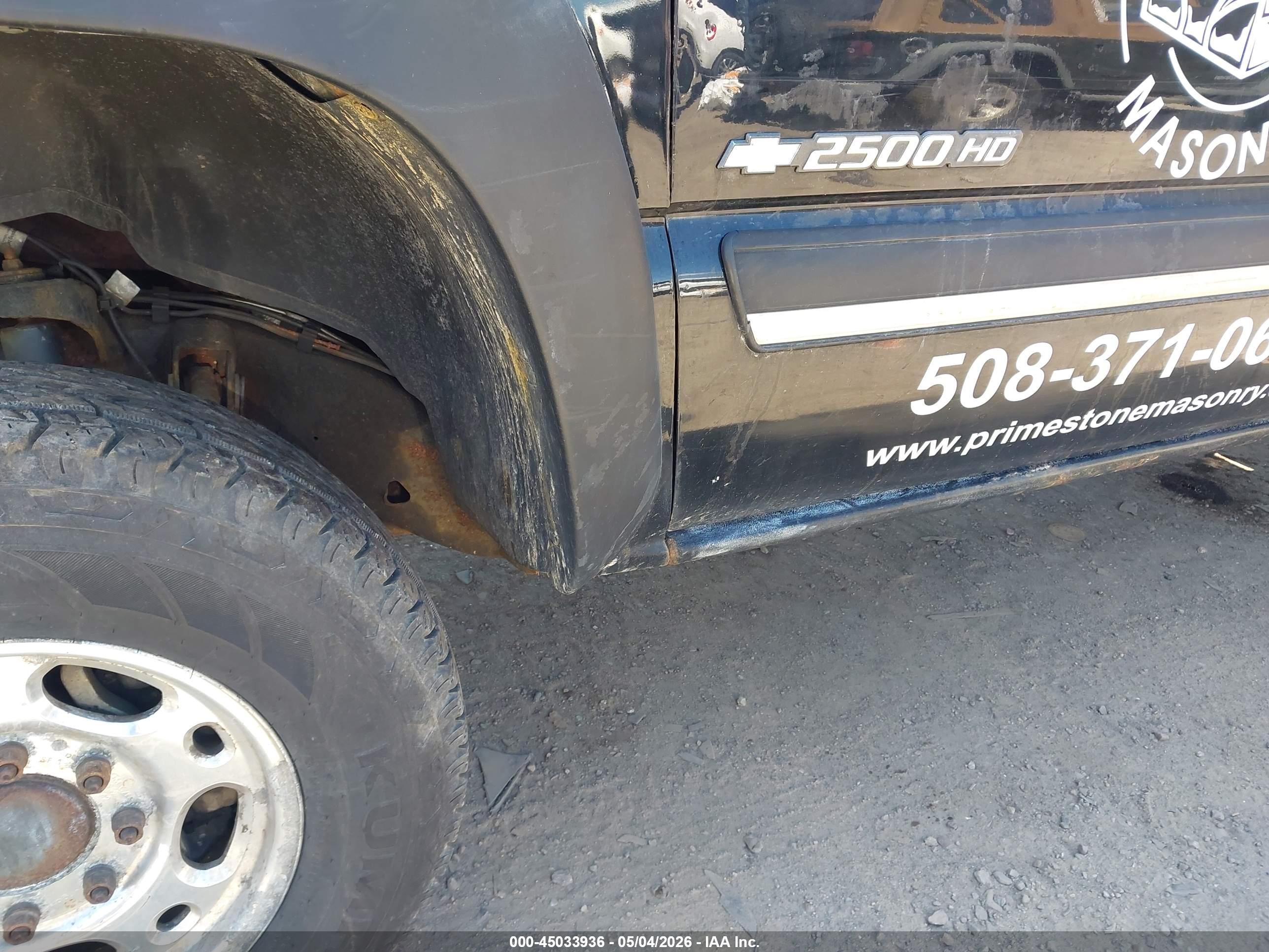 CHEVROLET SILVERADO image 6