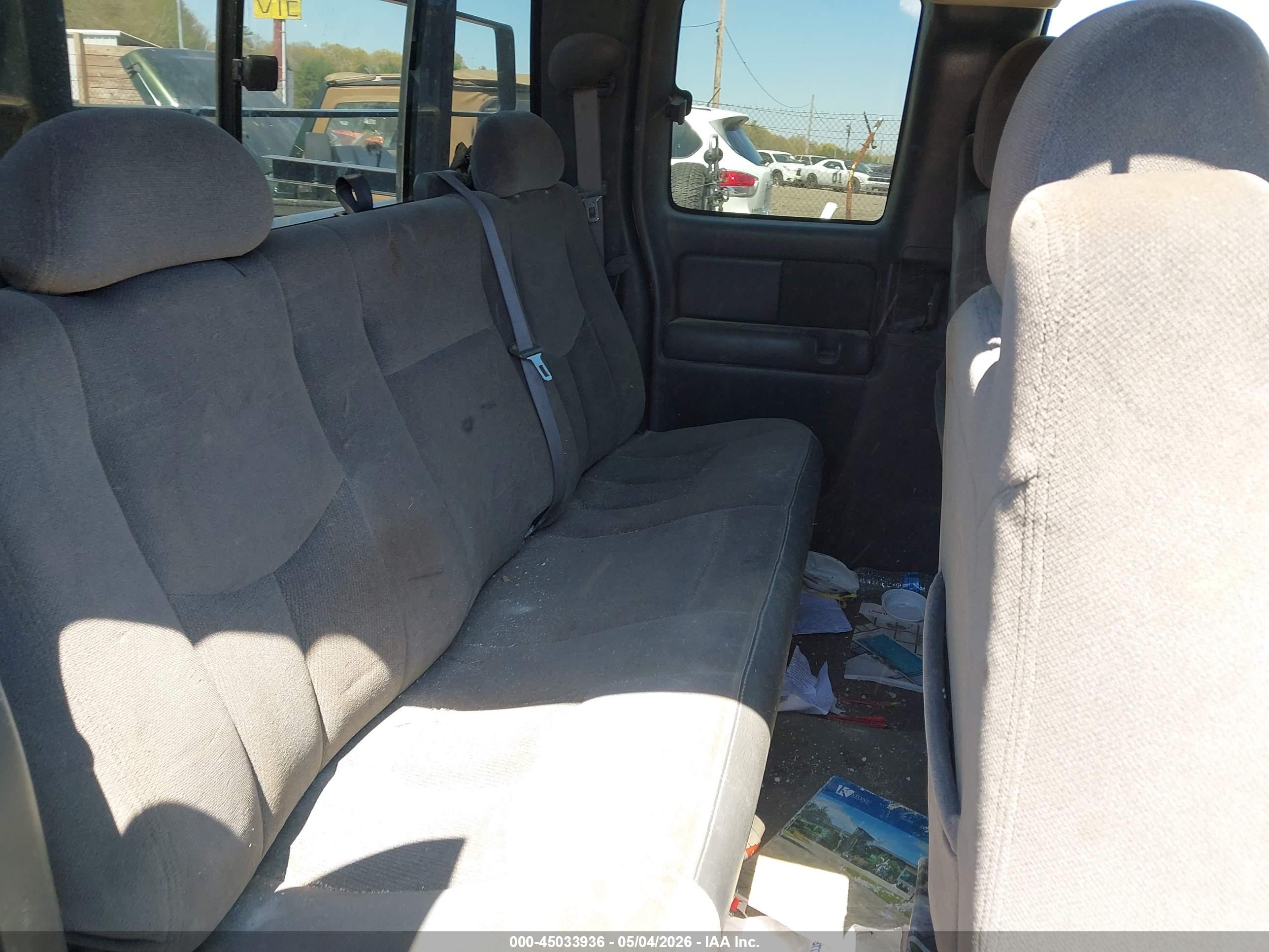 CHEVROLET SILVERADO image 8