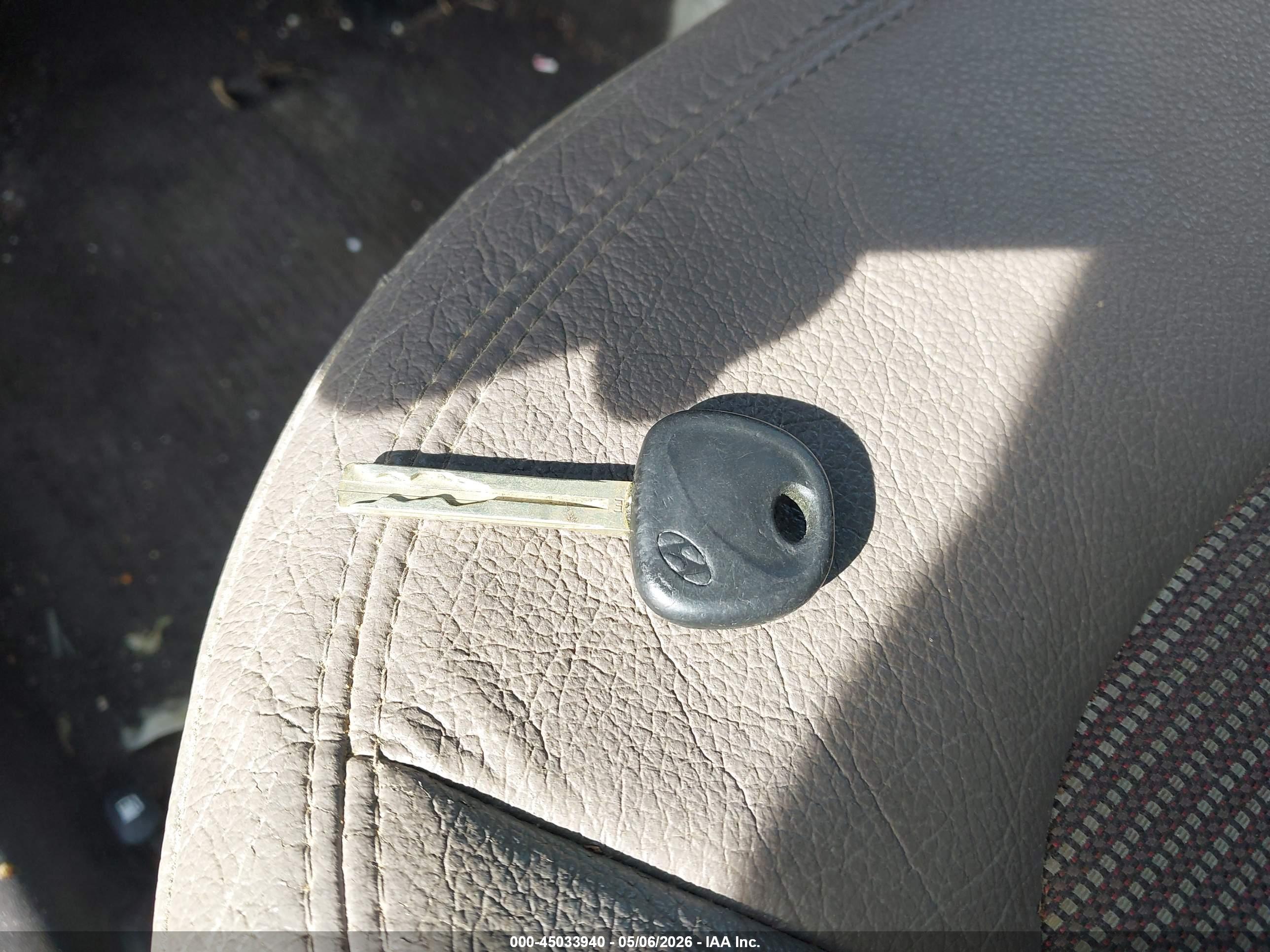 HYUNDAI TUCSON image 11