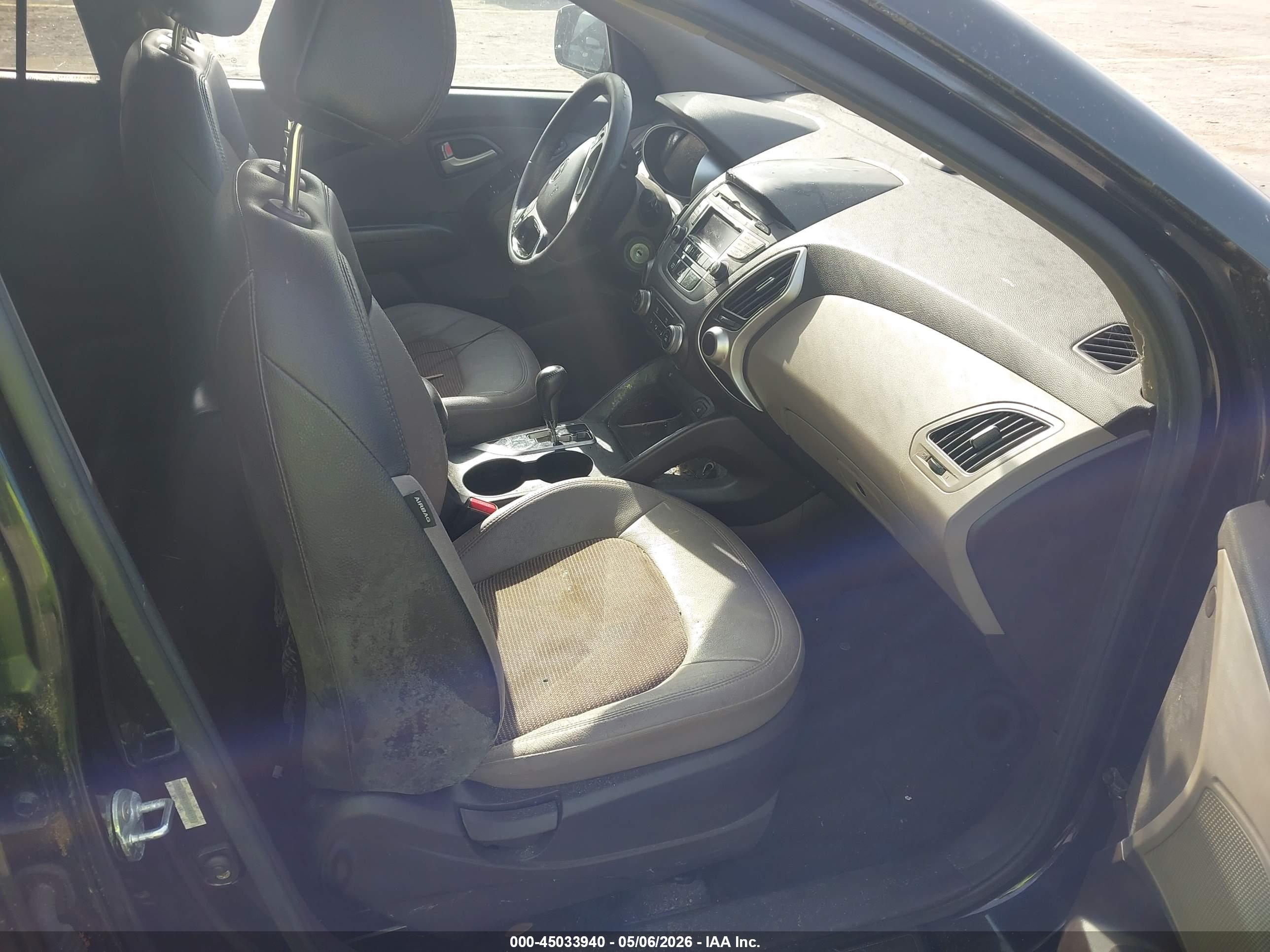 HYUNDAI TUCSON image 5