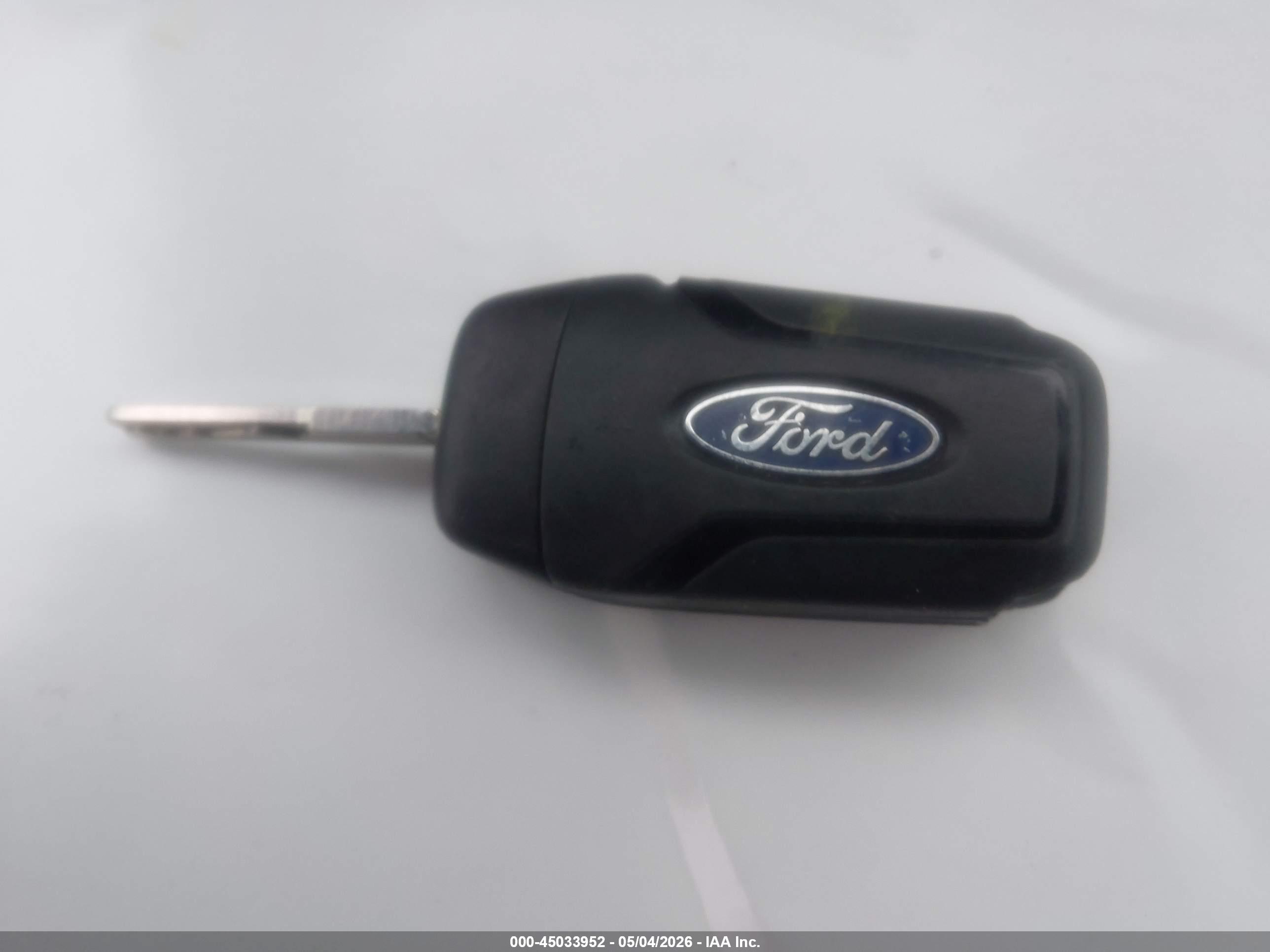FORD FUSION image 11