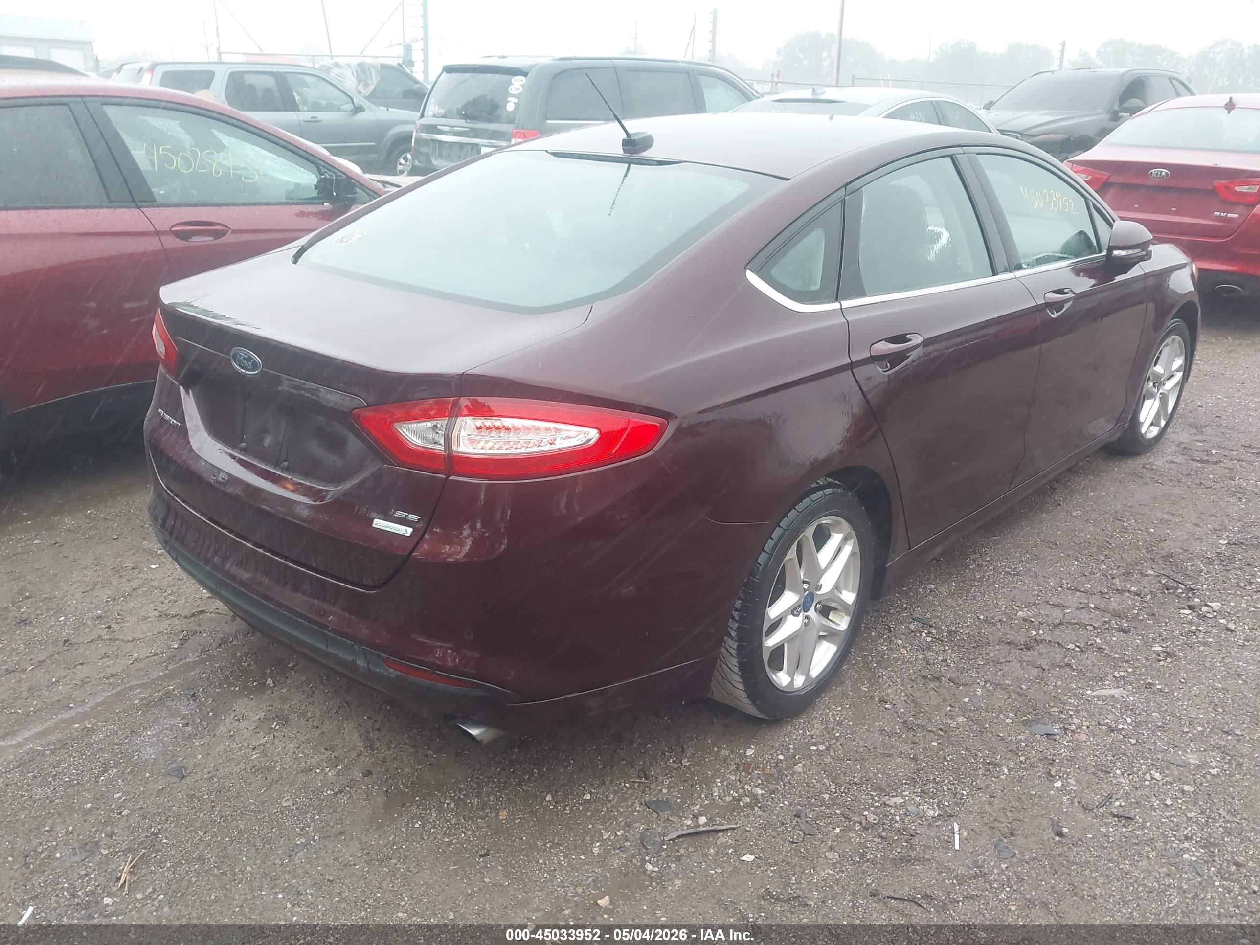 FORD FUSION image 4