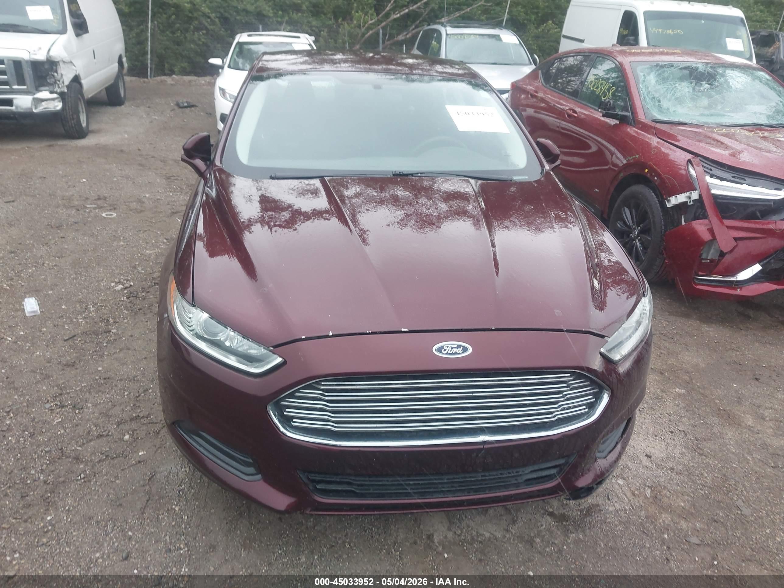 FORD FUSION image 6