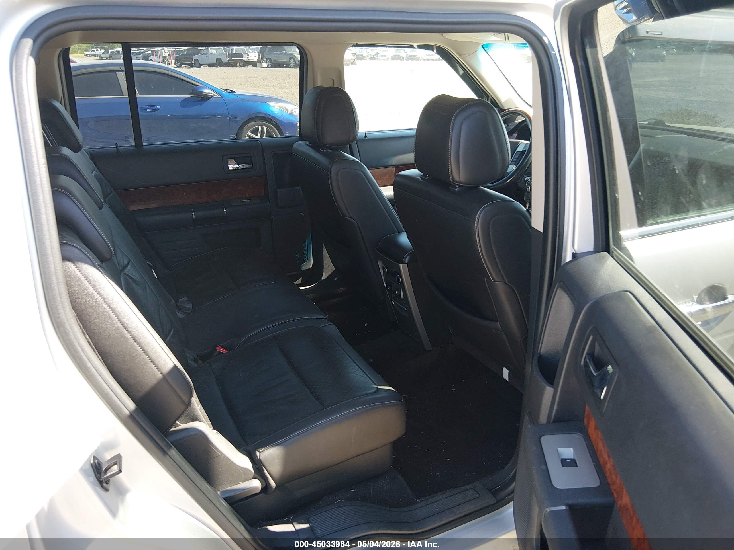 FORD FLEX image 8