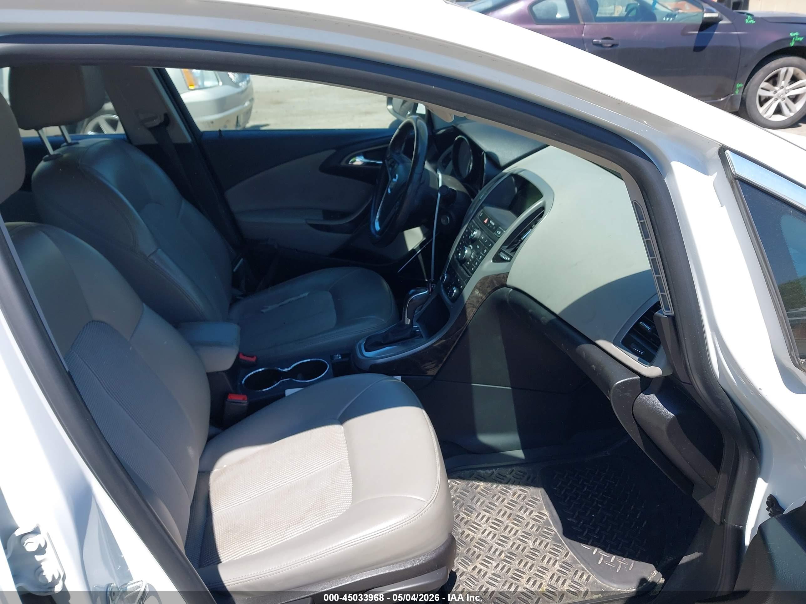 BUICK VERANO image 5