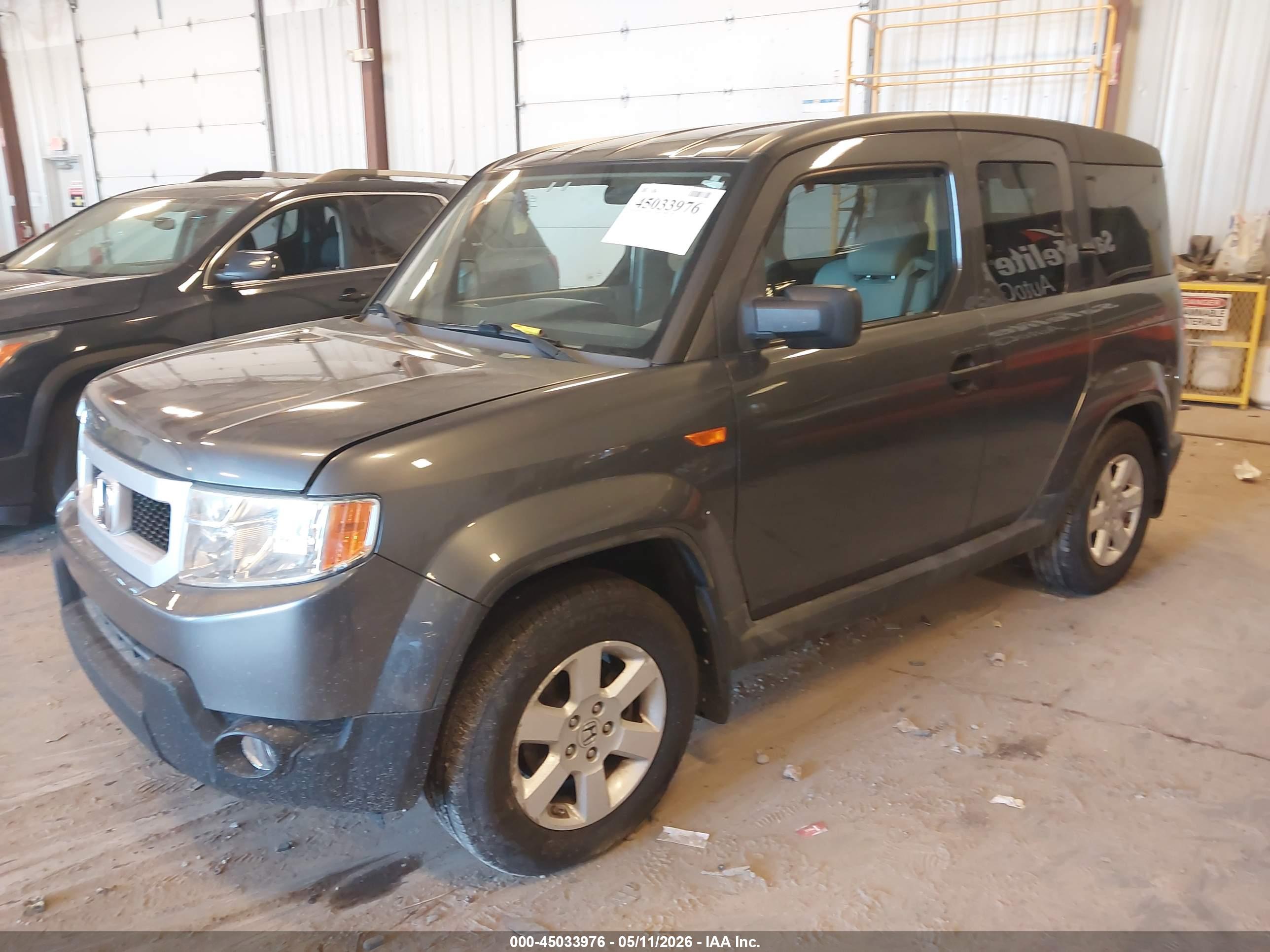 HONDA ELEMENT image 2