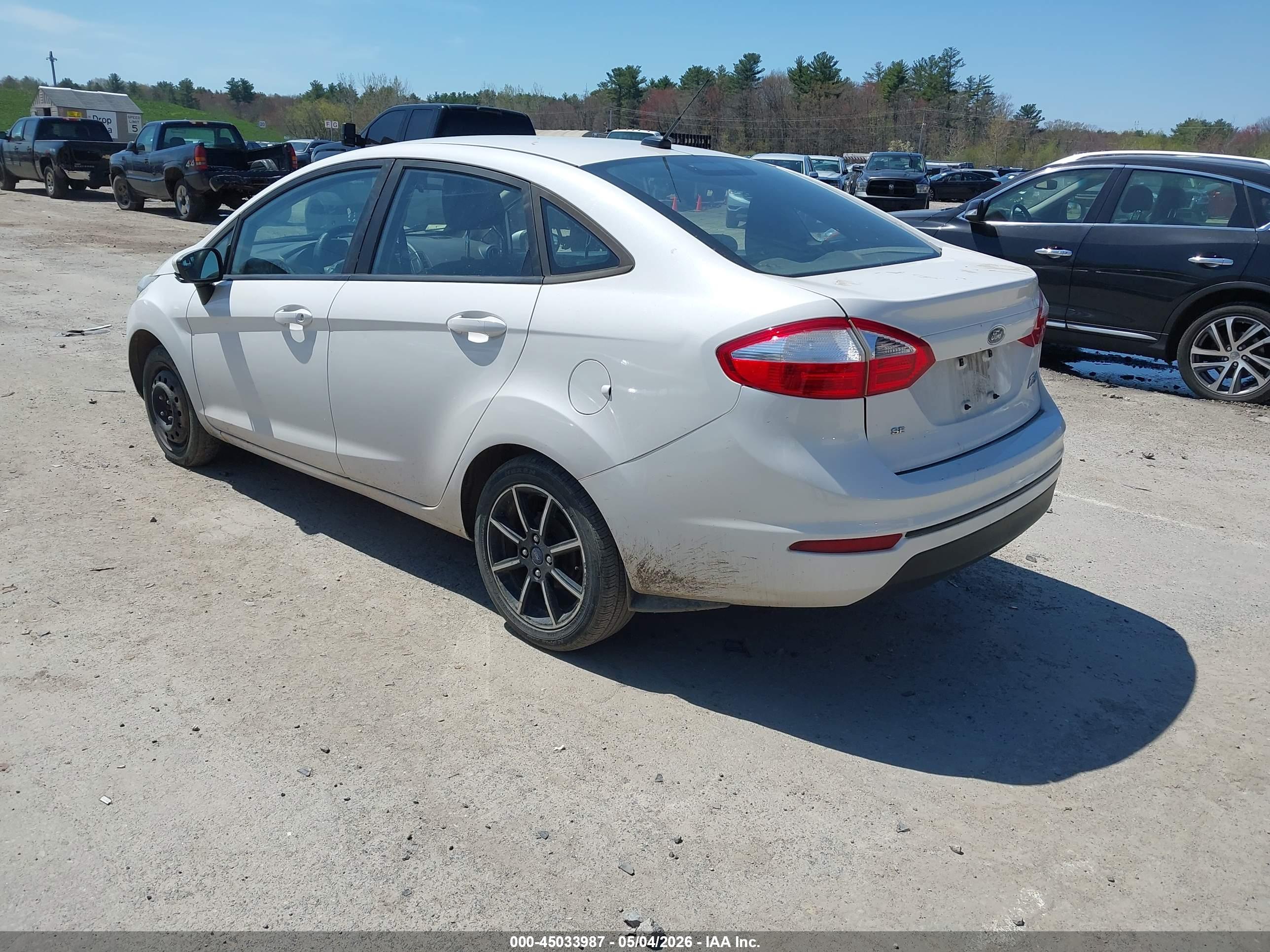 FORD FIESTA image 3