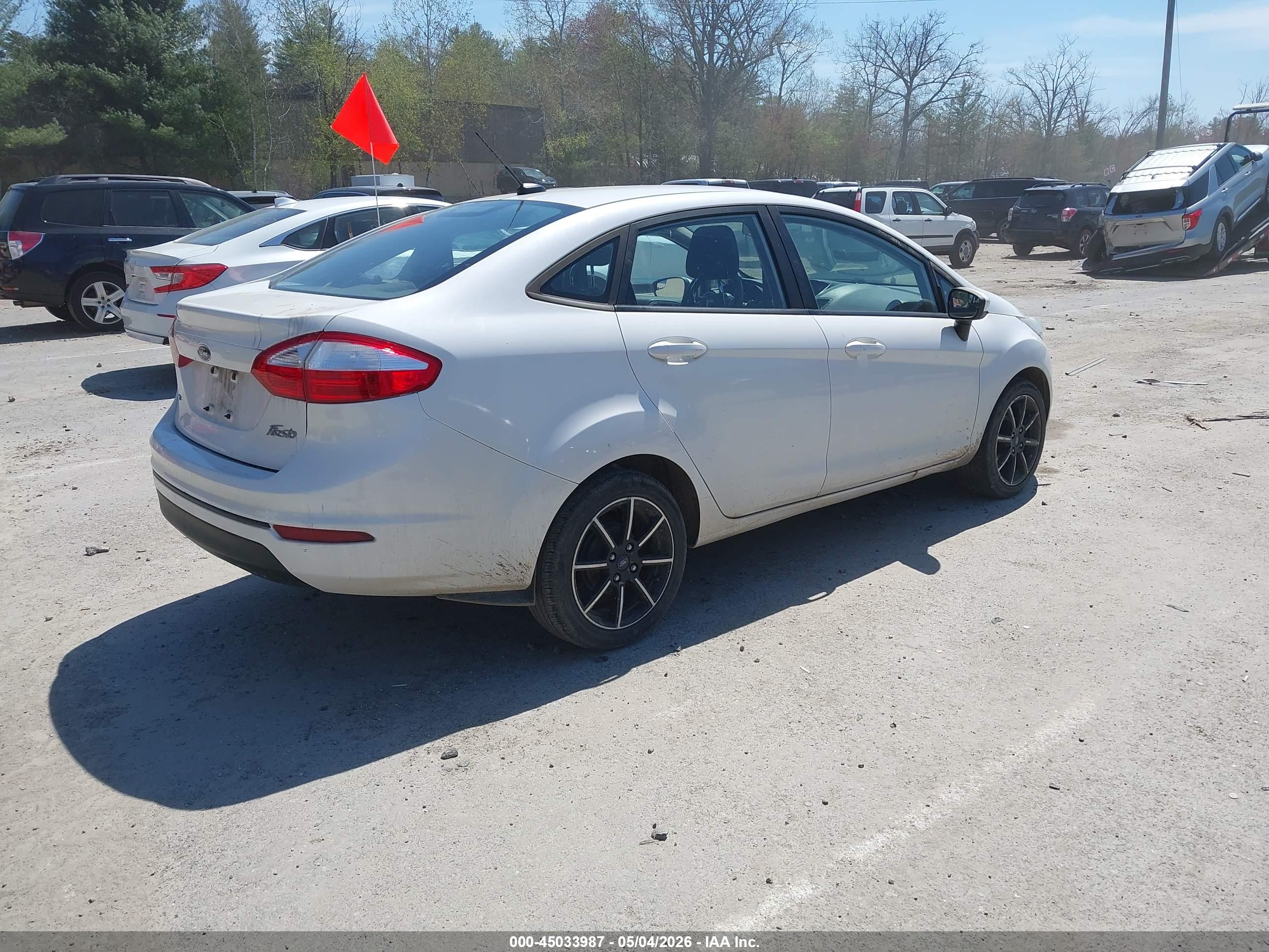 FORD FIESTA image 4
