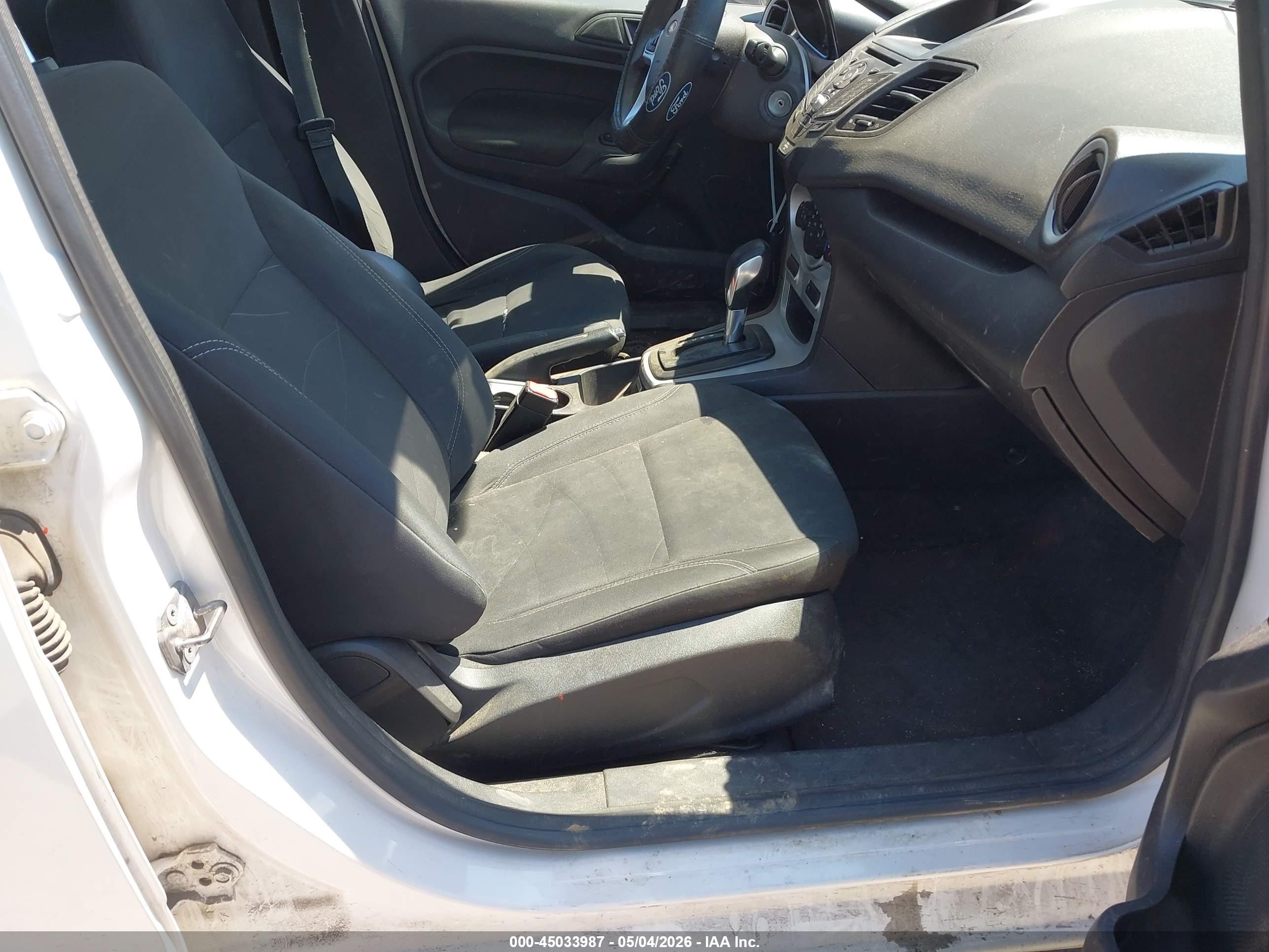 FORD FIESTA image 5