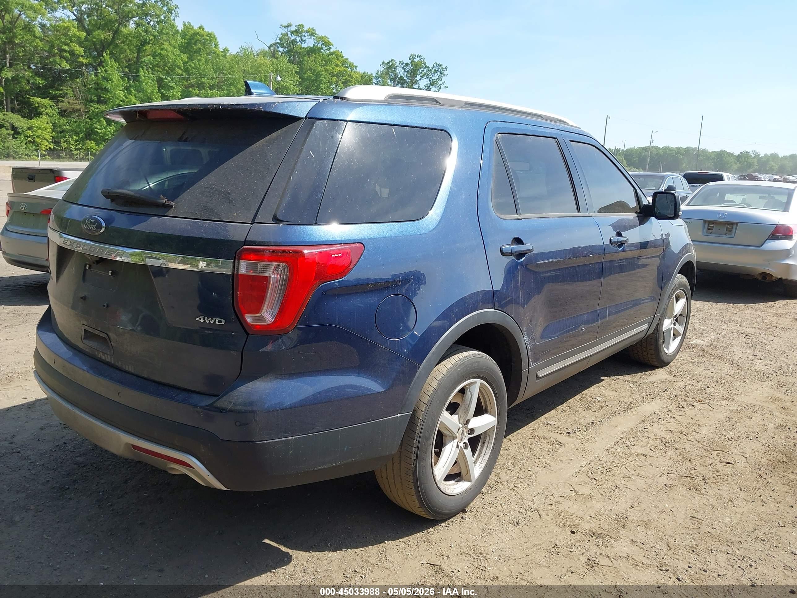 FORD EXPLORER image 4