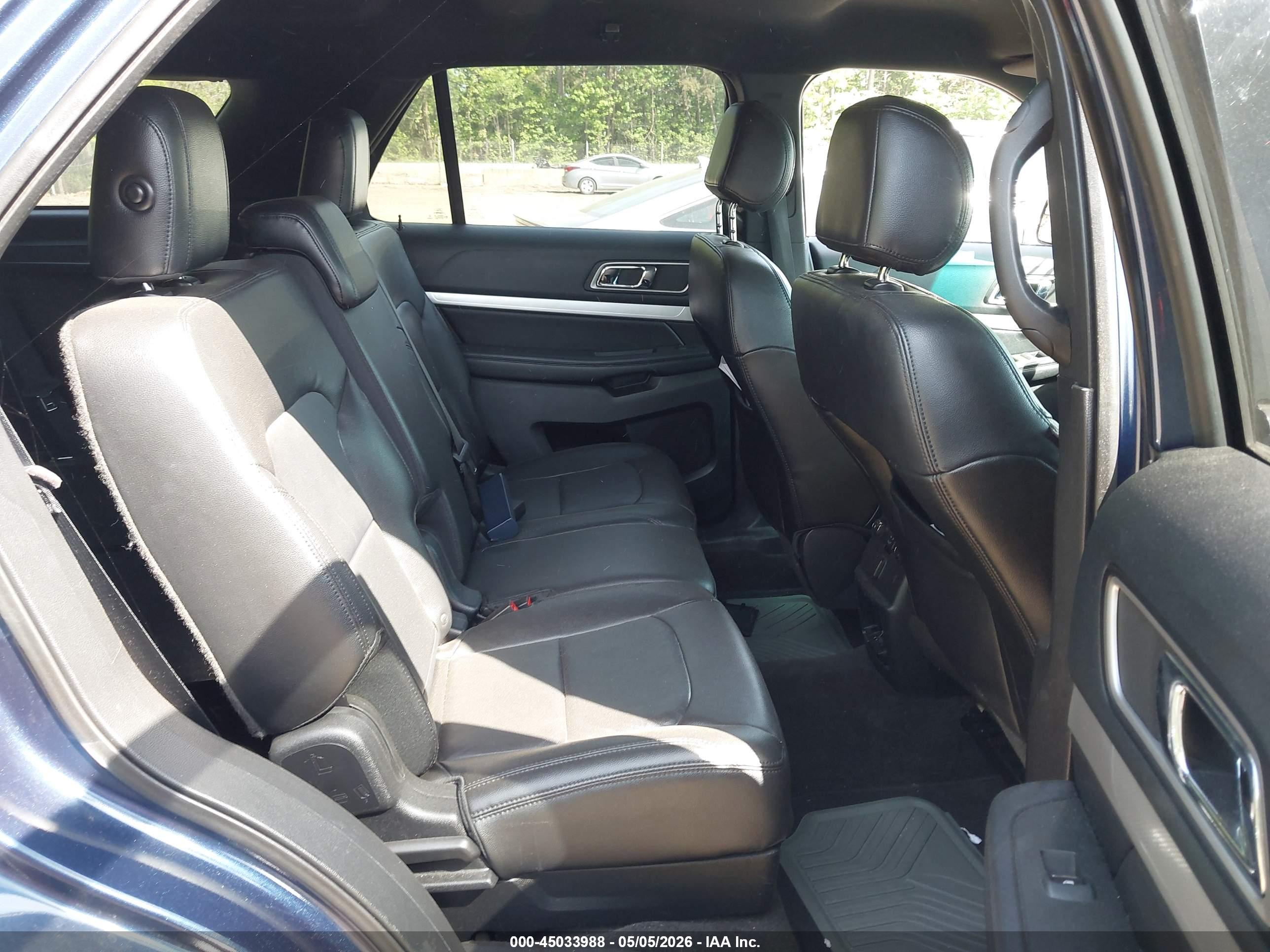 FORD EXPLORER image 8