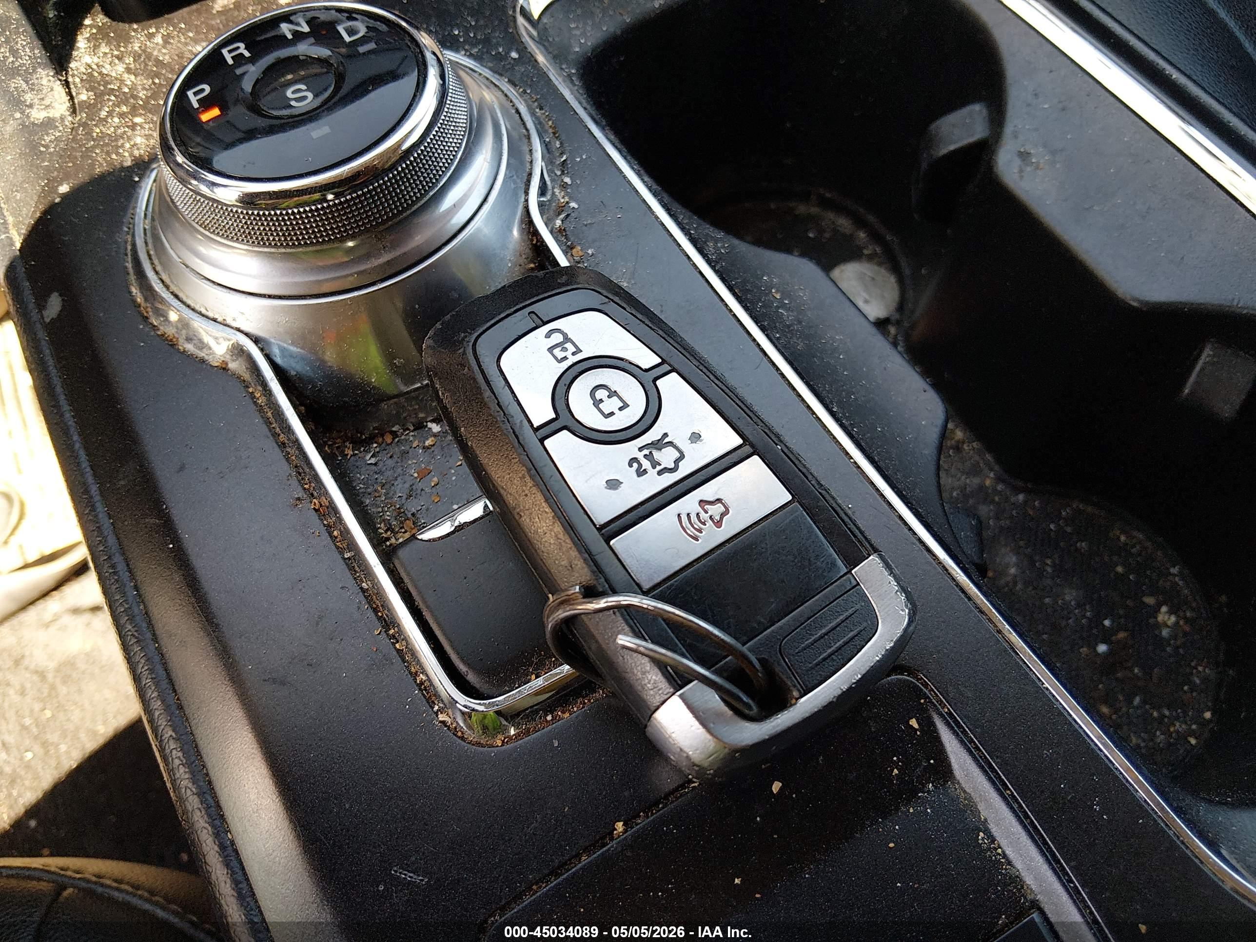 FORD FUSION image 11