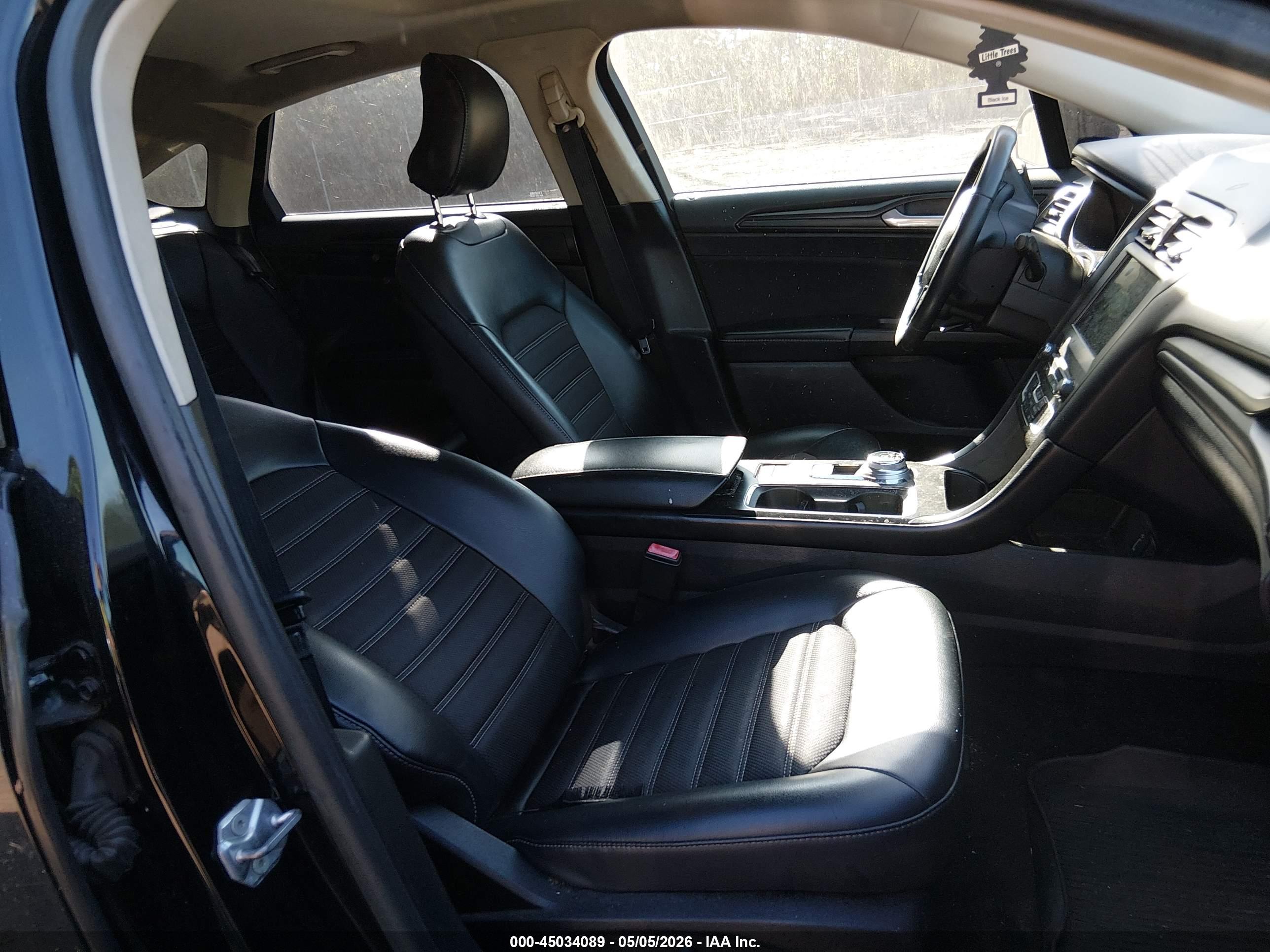 FORD FUSION image 5