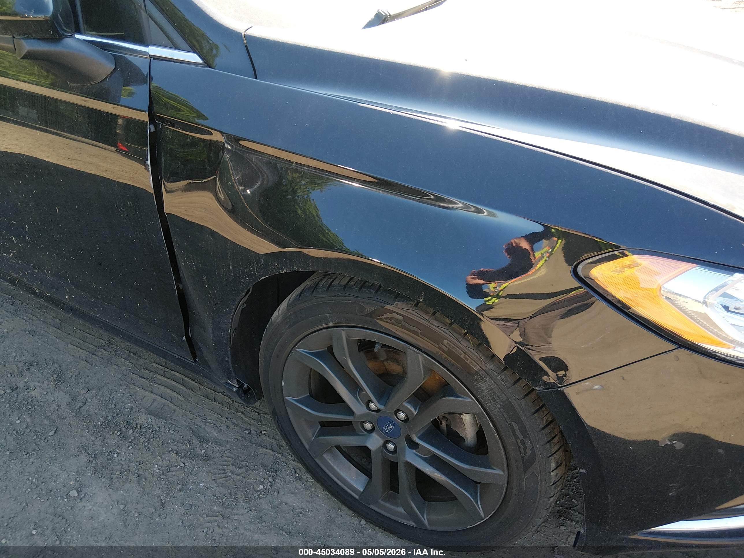 FORD FUSION image 6