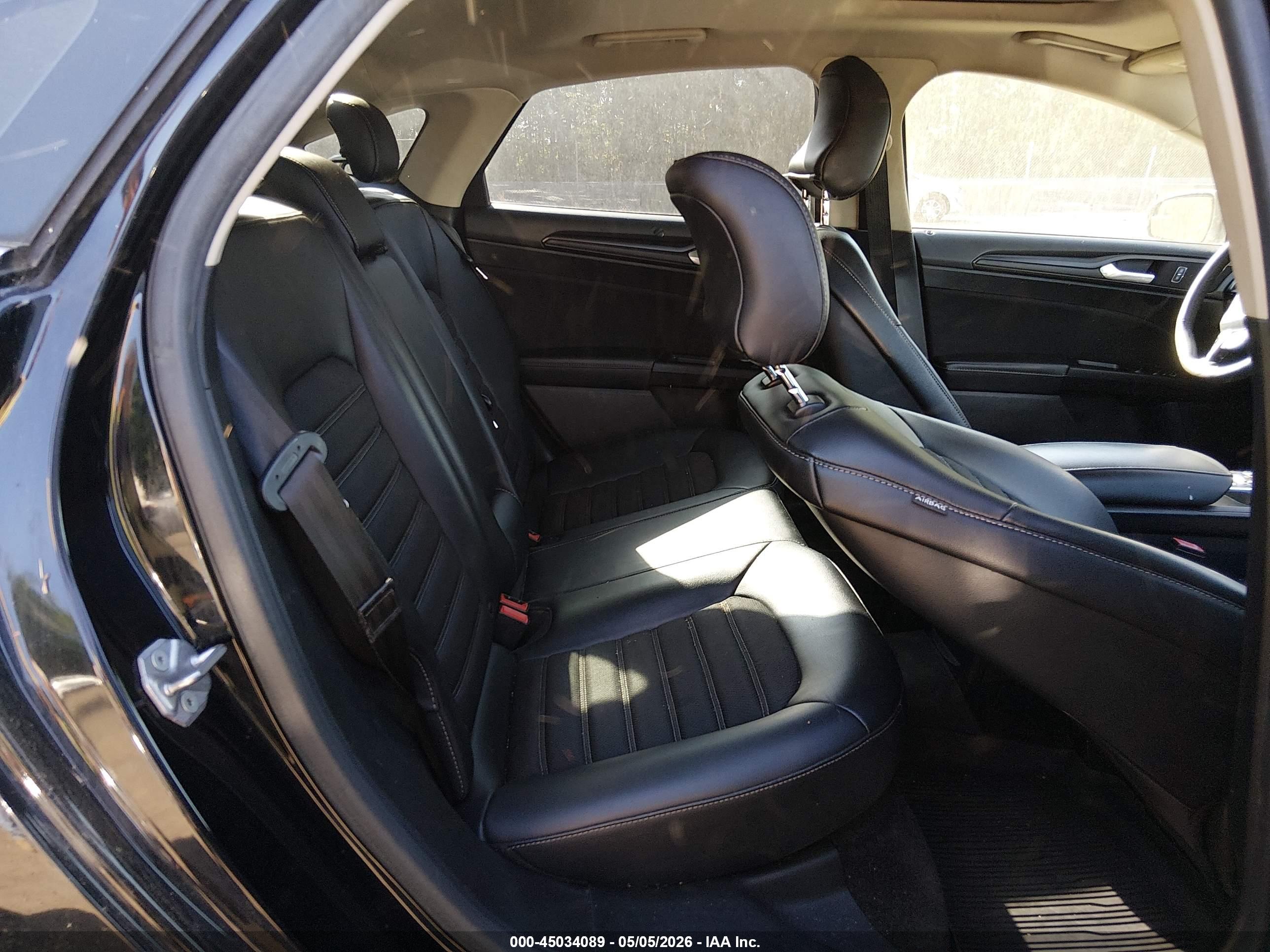FORD FUSION image 8
